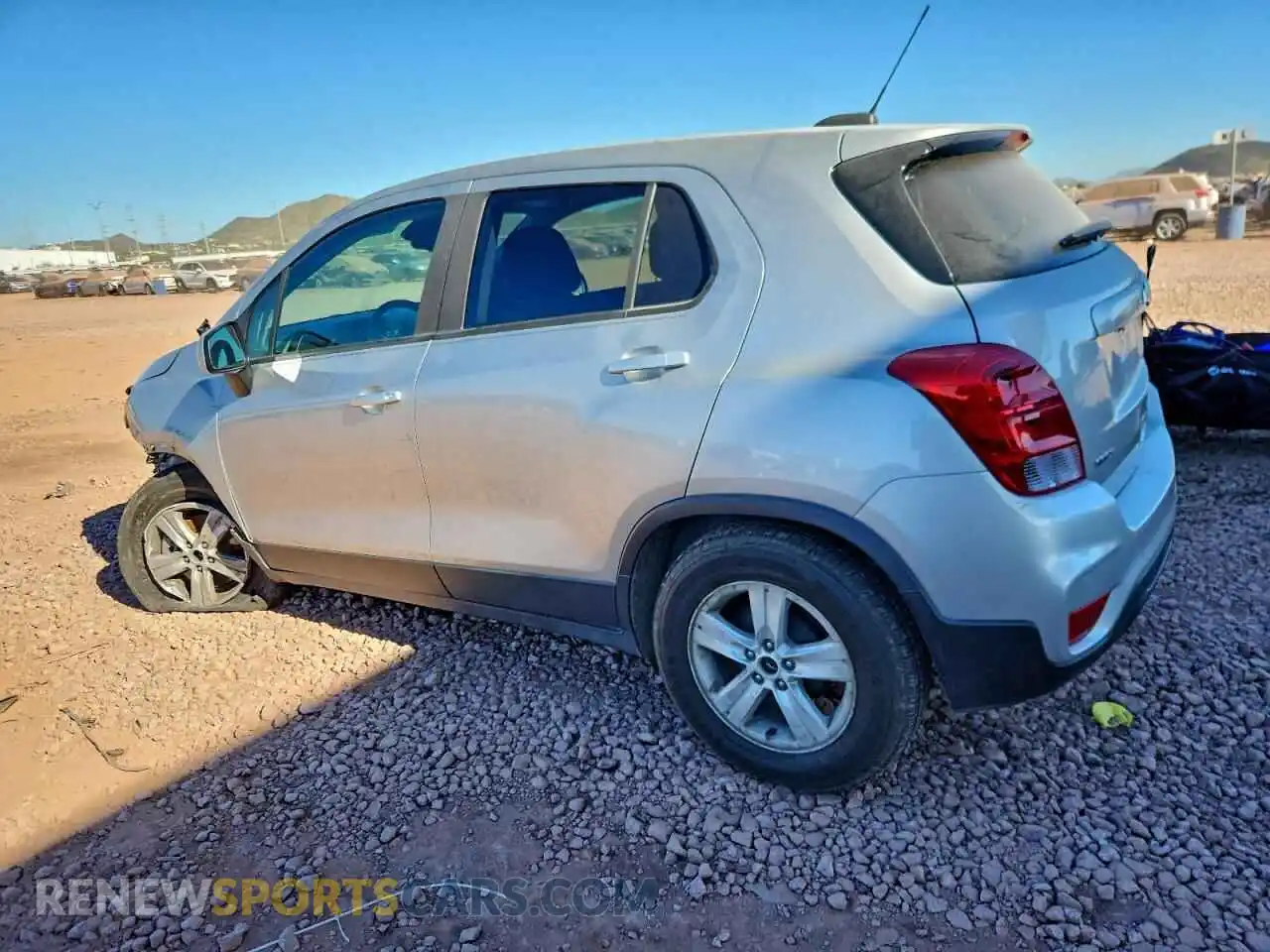 2 Photograph of a damaged car KL7CJKSBXMB302231 CHEVROLET TRAX 2021