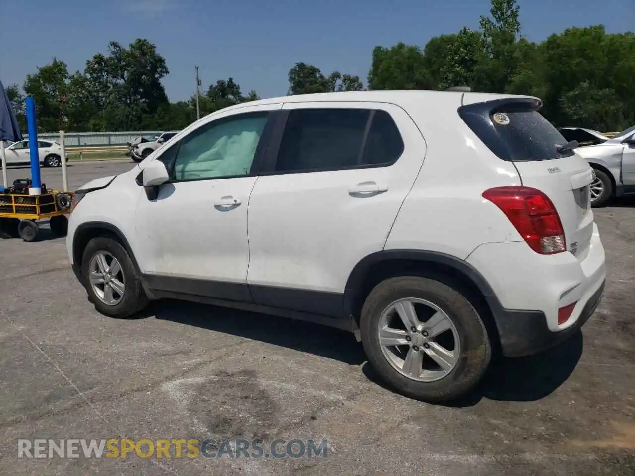 2 Photograph of a damaged car KL7CJKSBXMB306411 CHEVROLET TRAX 2021