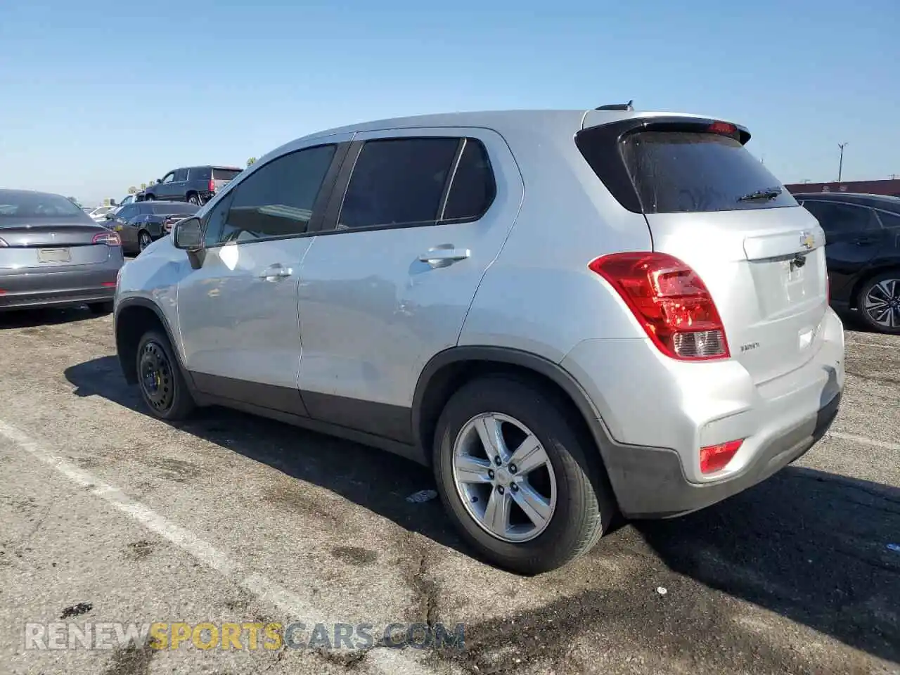 2 Photograph of a damaged car KL7CJKSBXMB313472 CHEVROLET TRAX 2021