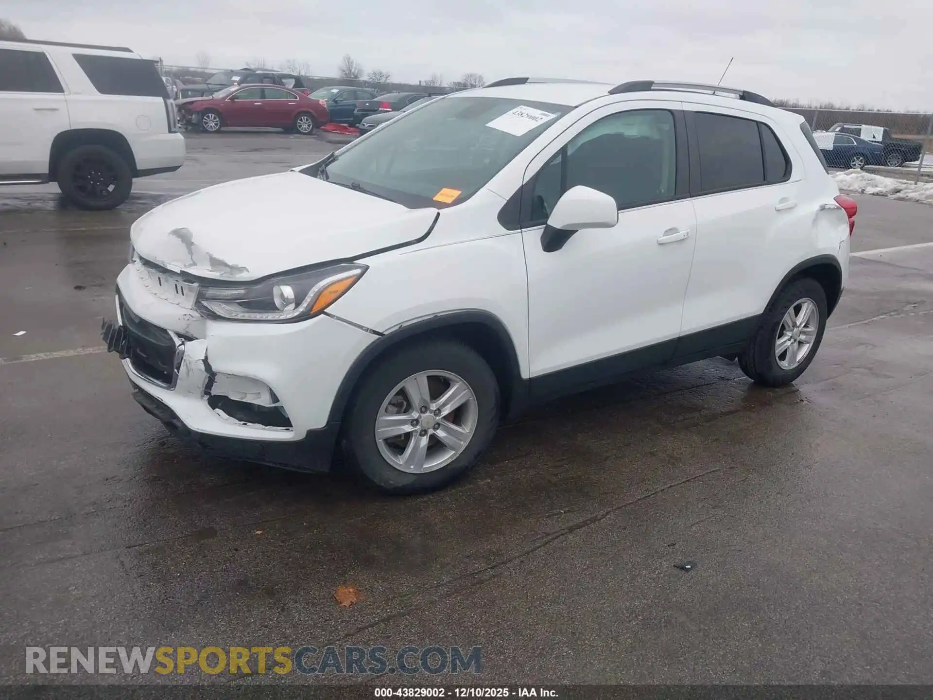 2 Photograph of a damaged car KL7CJLSB2MB310409 CHEVROLET TRAX 2021