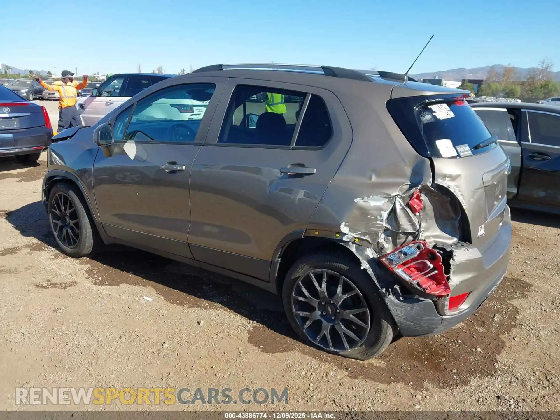 3 Photograph of a damaged car KL7CJLSB2MB346469 CHEVROLET TRAX 2021