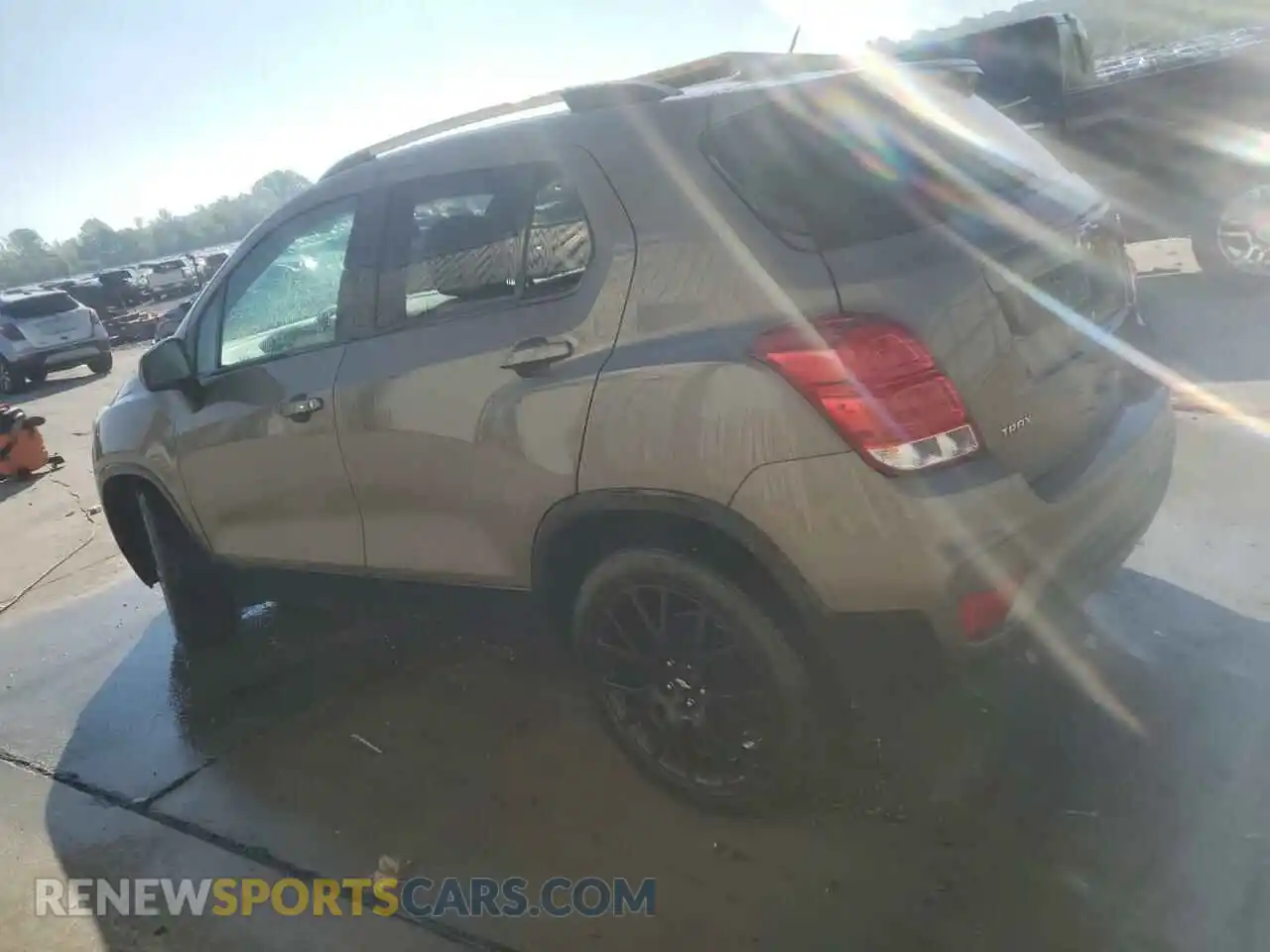2 Photograph of a damaged car KL7CJLSB3MB331446 CHEVROLET TRAX 2021