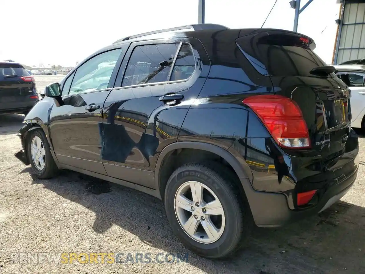 2 Photograph of a damaged car KL7CJLSB4MB337126 CHEVROLET TRAX 2021
