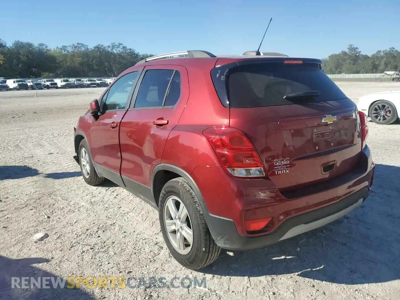 2 Photograph of a damaged car KL7CJLSB5MB317595 CHEVROLET TRAX 2021