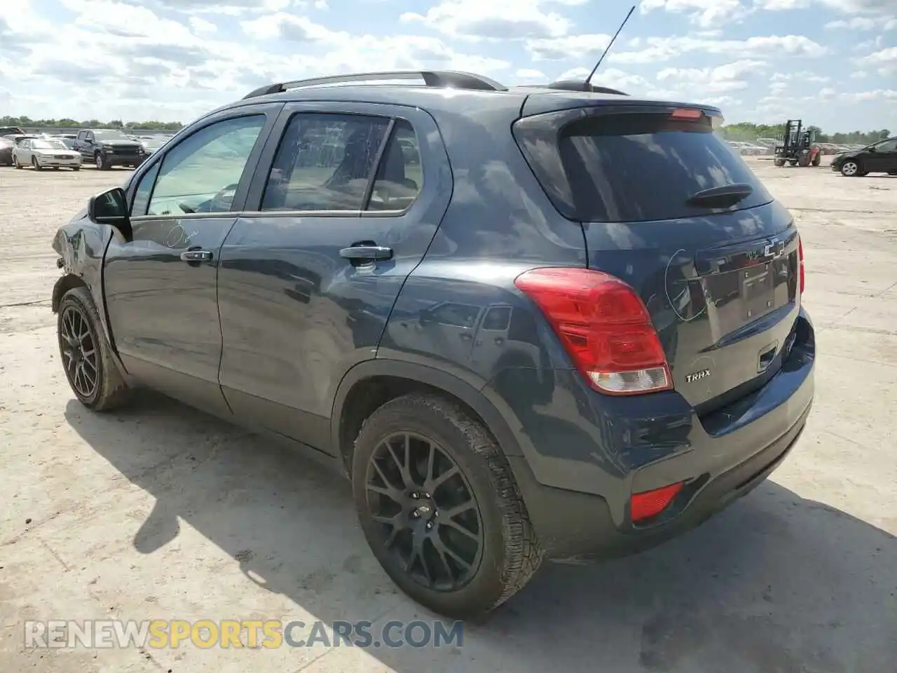 2 Photograph of a damaged car KL7CJLSB6MB338620 CHEVROLET TRAX 2021