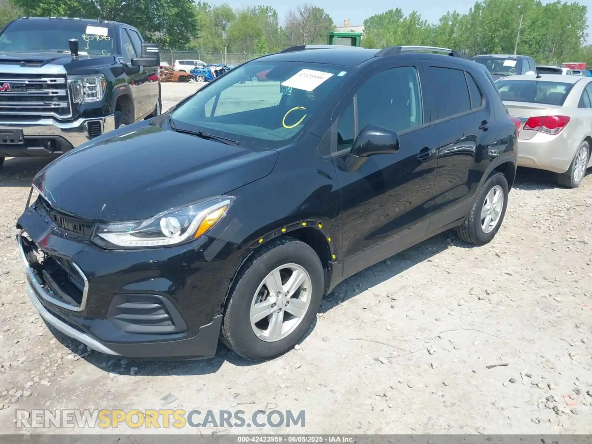 2 Photograph of a damaged car KL7CJLSB7MB332907 CHEVROLET TRAX 2021