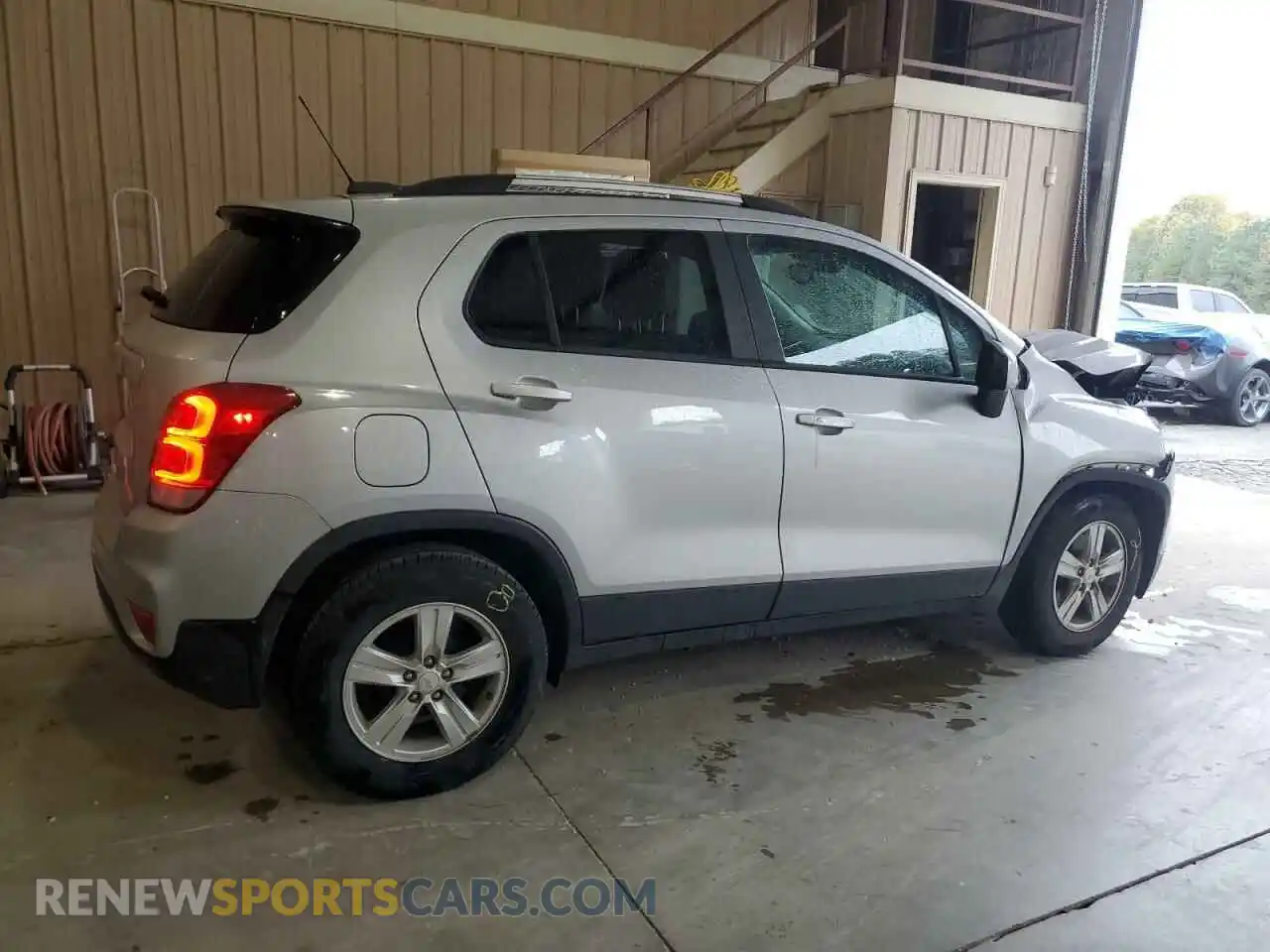 3 Photograph of a damaged car KL7CJLSB7MB339856 CHEVROLET TRAX 2021