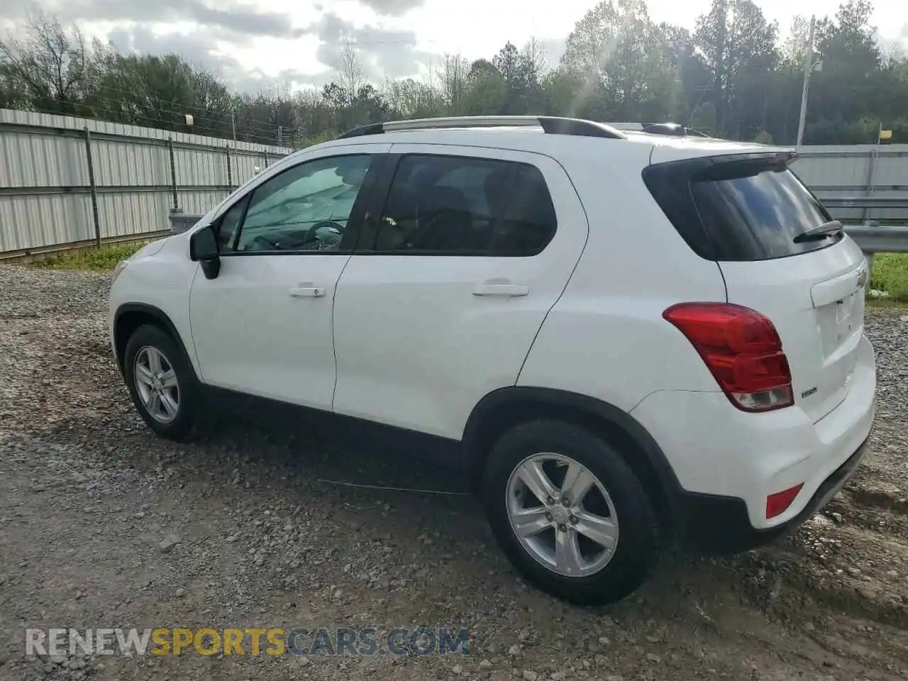 2 Photograph of a damaged car KL7CJLSM1MB372725 CHEVROLET TRAX 2021