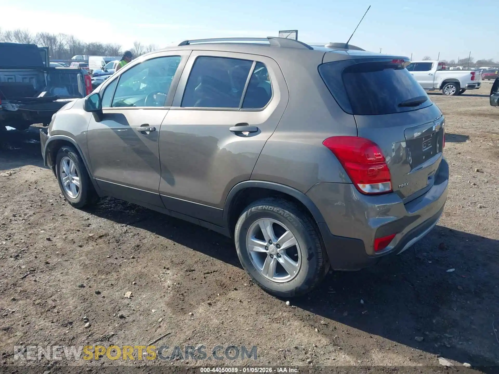 3 Photograph of a damaged car KL7CJLSM2MB360843 CHEVROLET TRAX 2021