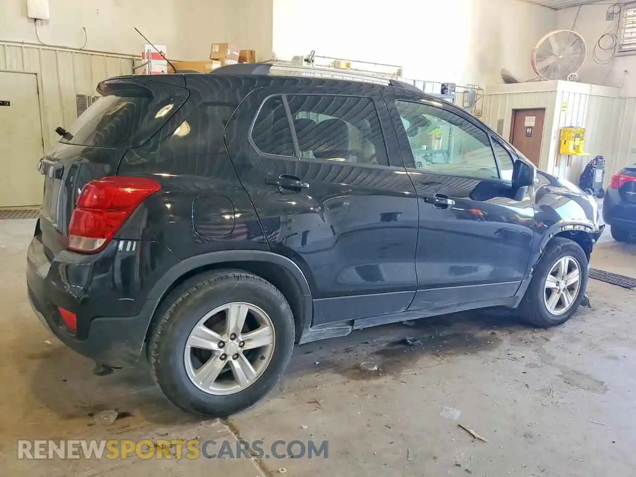 3 Фотография поврежденного автомобиля KL7CJLSM4MB373111 CHEVROLET TRAX 2021