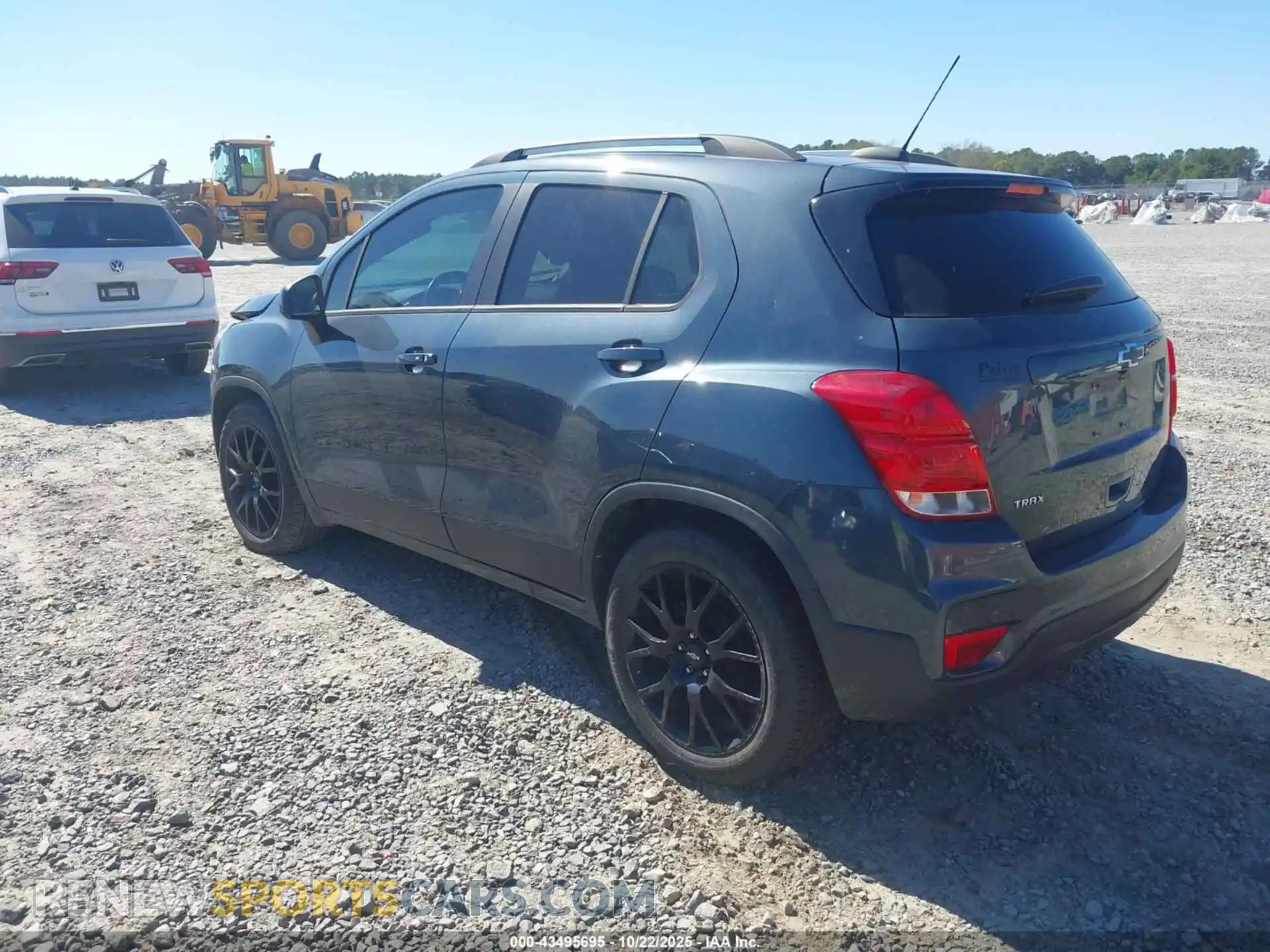 3 Фотография поврежденного автомобиля KL7CJLSM6MB369559 CHEVROLET TRAX 2021