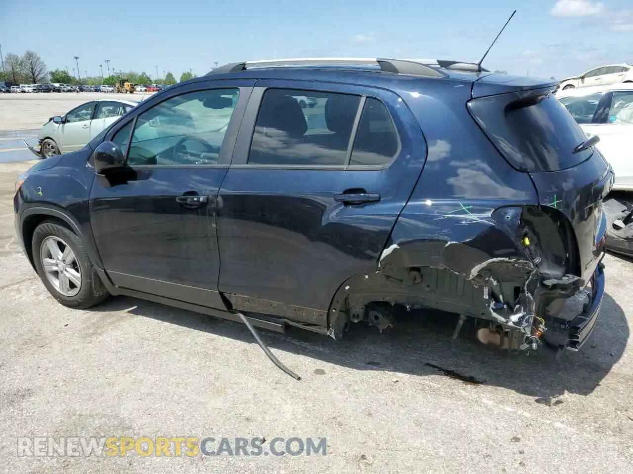 2 Photograph of a damaged car KL7CJLSM8MB377016 CHEVROLET TRAX 2021