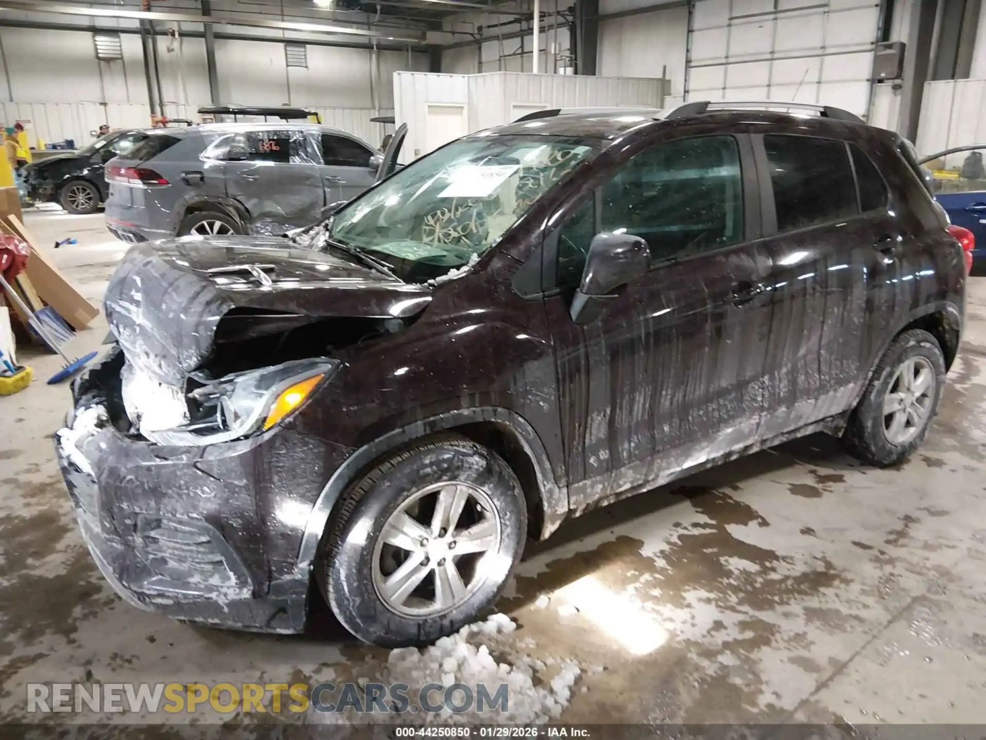 2 Фотография поврежденного автомобиля KL7CJLSM9MB376098 CHEVROLET TRAX 2021