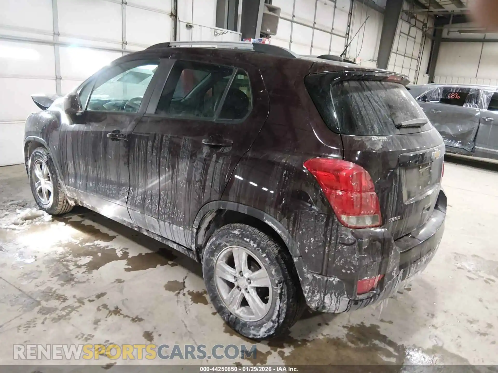 3 Фотография поврежденного автомобиля KL7CJLSM9MB376098 CHEVROLET TRAX 2021