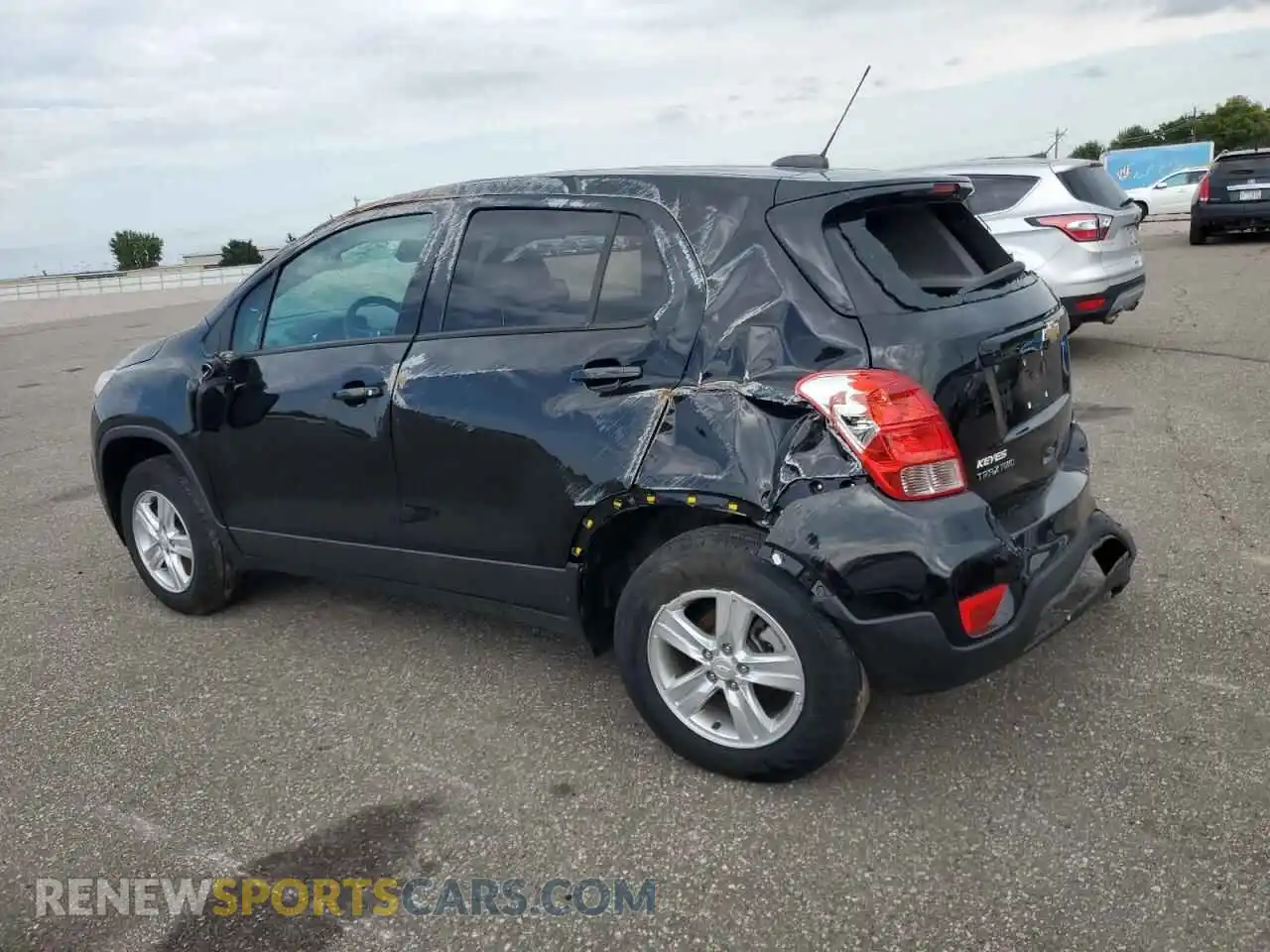 2 Photograph of a damaged car KL7CJNSM0MB365969 CHEVROLET TRAX 2021