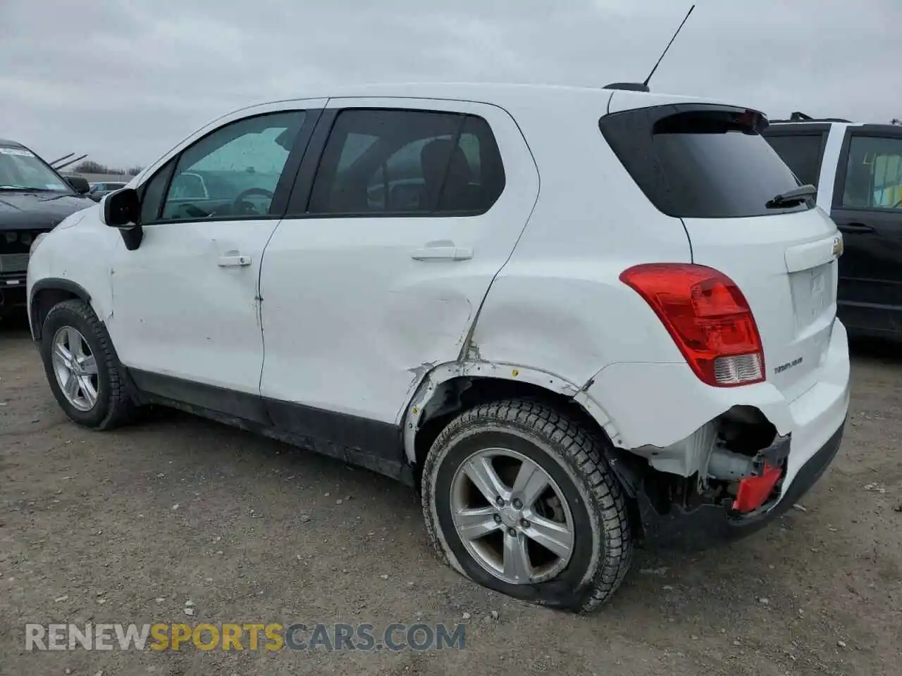 2 Photograph of a damaged car KL7CJNSM3MB362306 CHEVROLET TRAX 2021