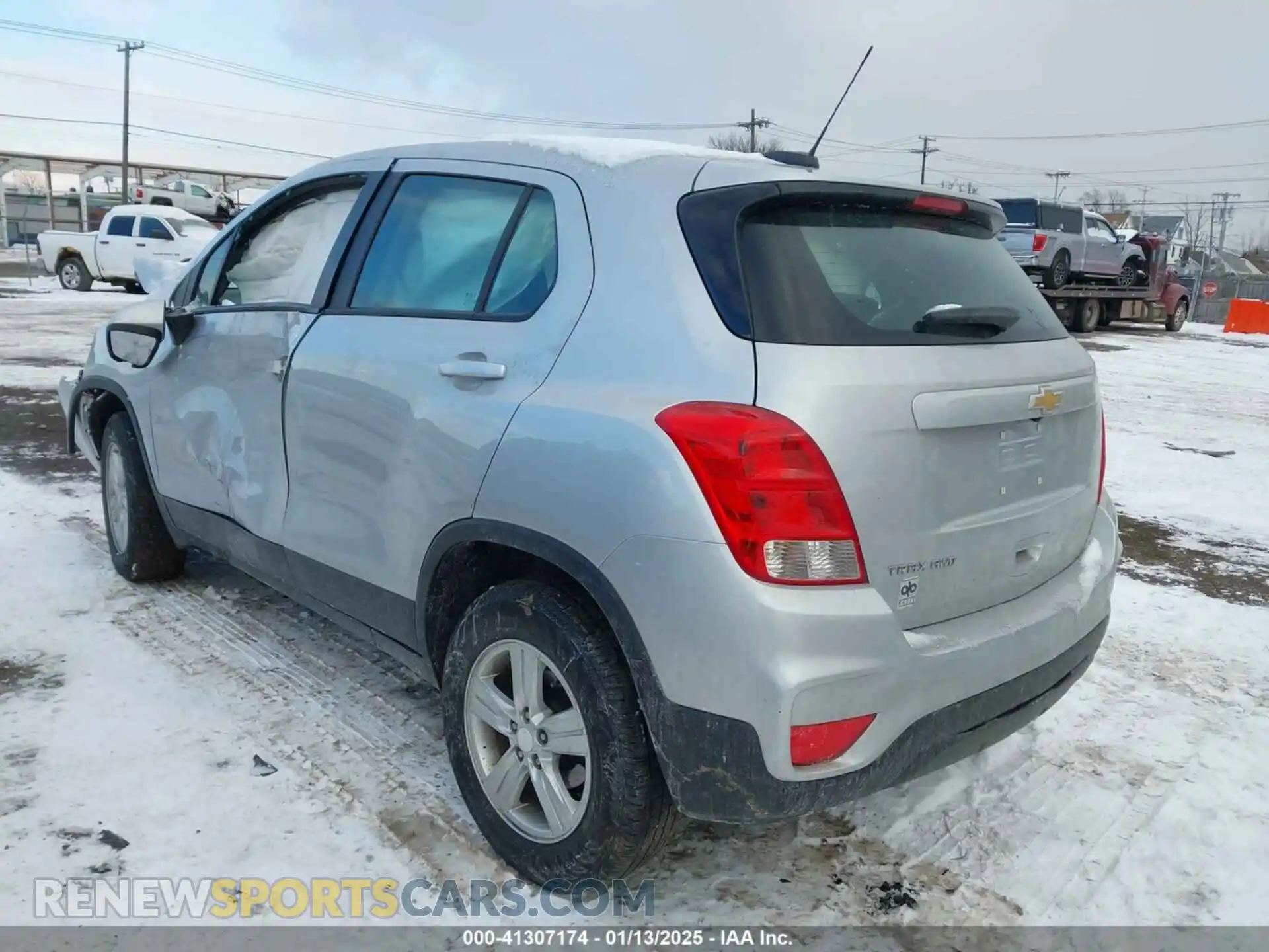 3 Photograph of a damaged car KL7CJNSM5MB362064 CHEVROLET TRAX 2021