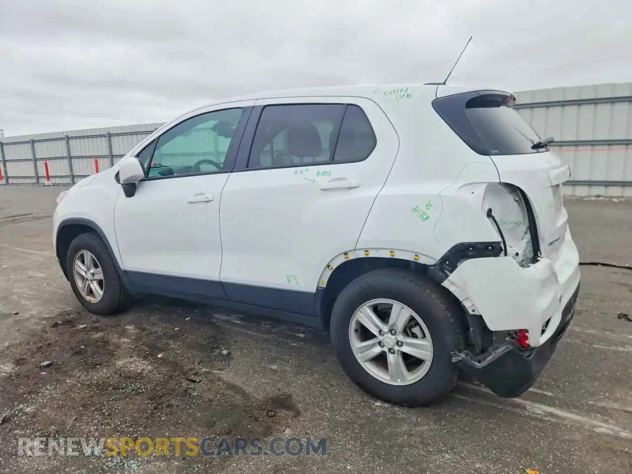 2 Photograph of a damaged car KL7CJNSM8MB369672 CHEVROLET TRAX 2021