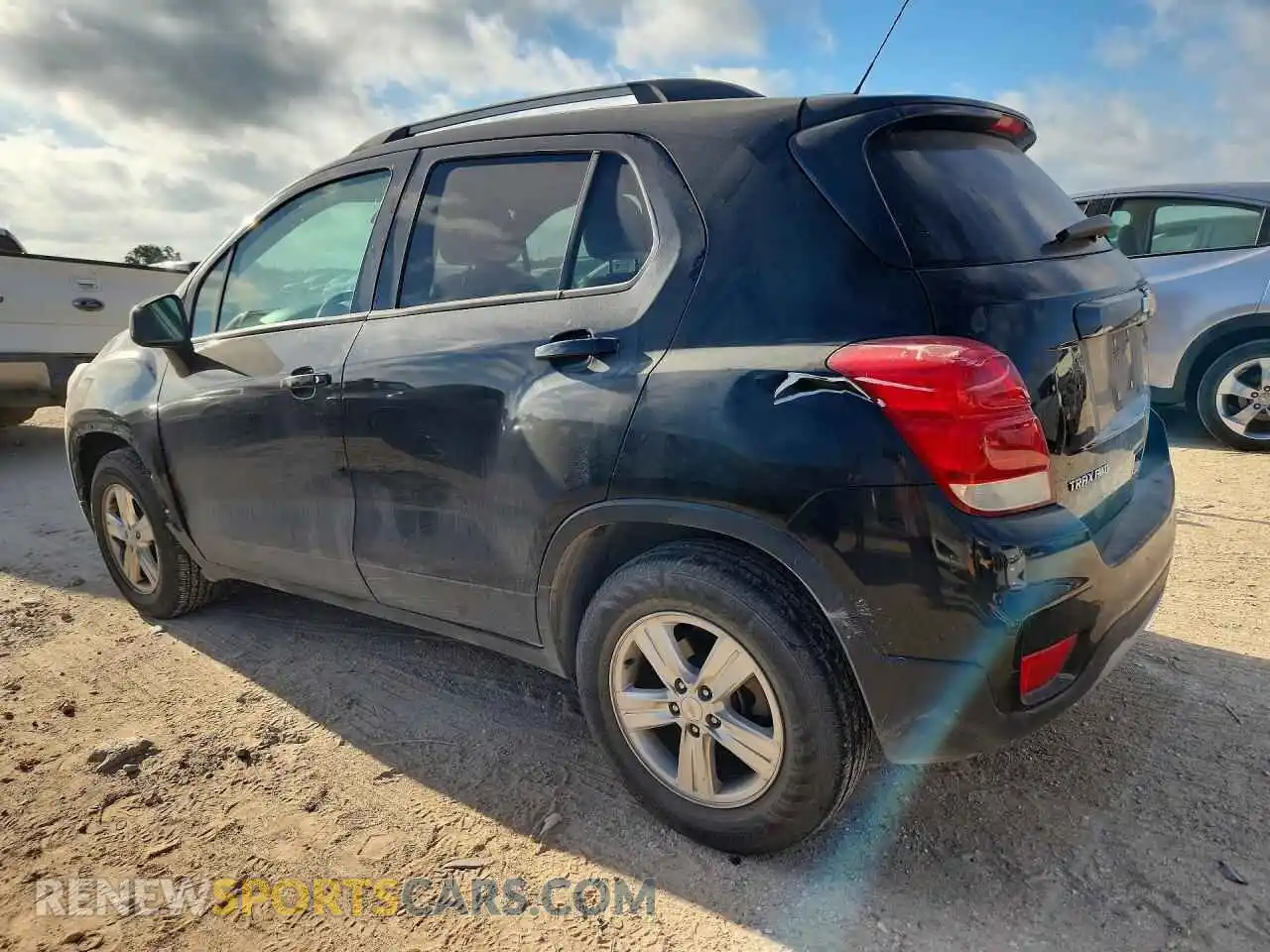 2 Photograph of a damaged car KL7CJPSB1MB324339 CHEVROLET TRAX 2021