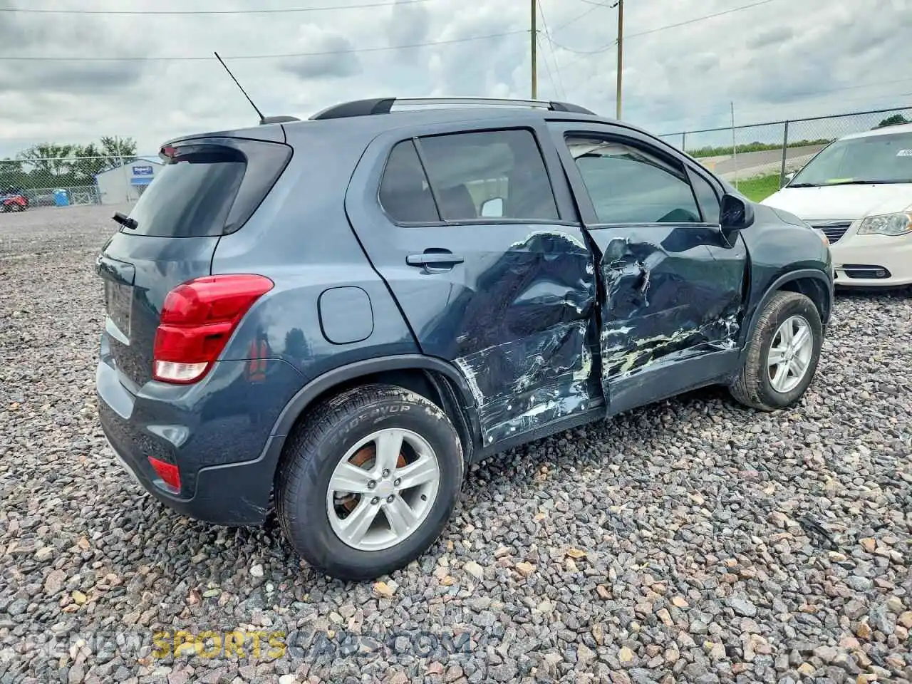 3 Photograph of a damaged car KL7CJPSB5MB314431 CHEVROLET TRAX 2021