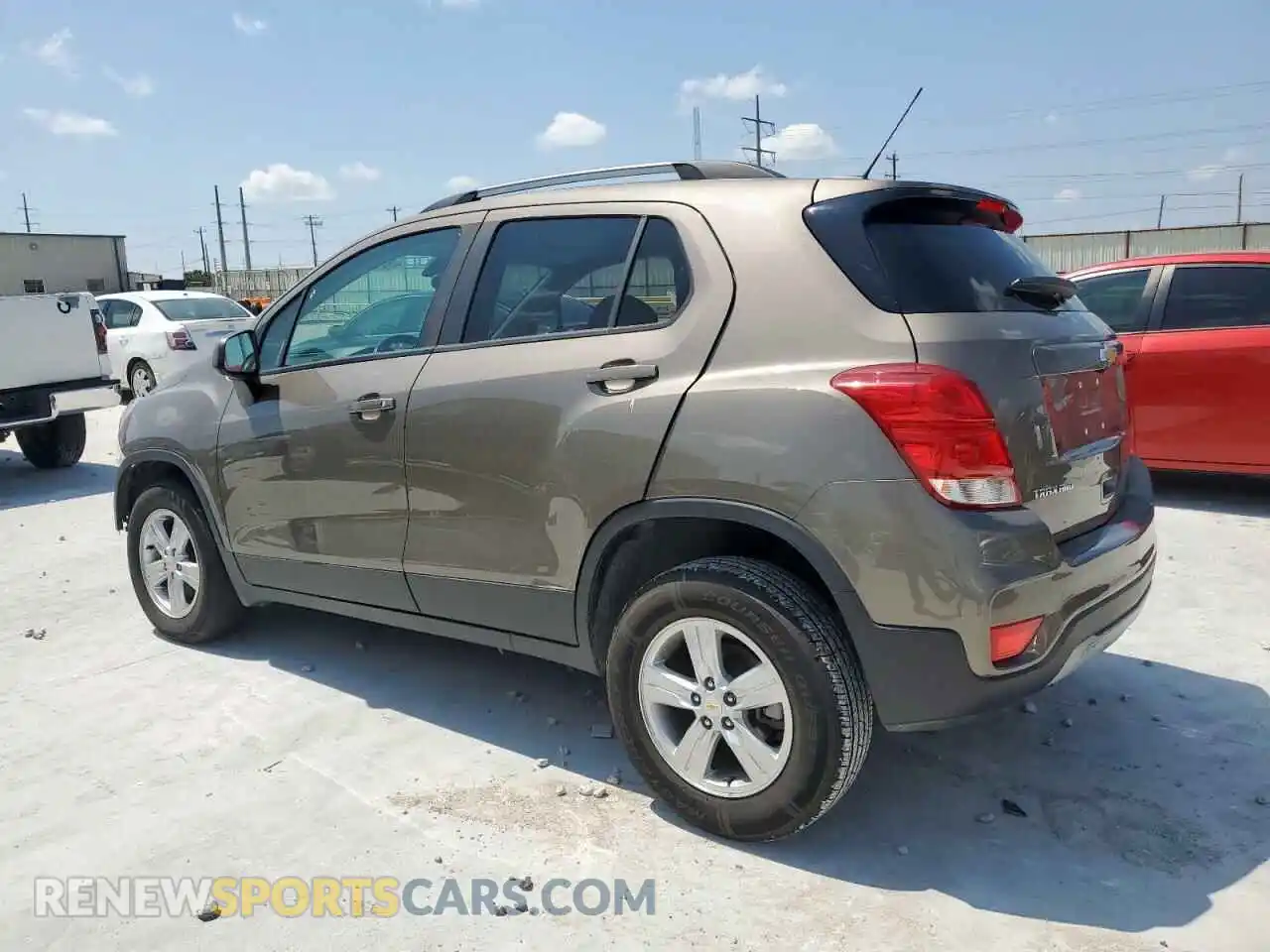 2 Photograph of a damaged car KL7CJPSB6MB325728 CHEVROLET TRAX 2021