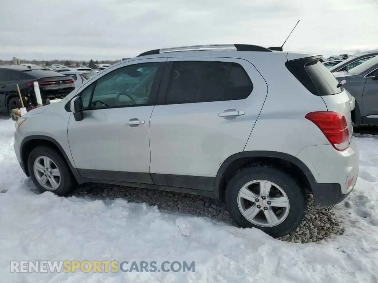 2 Photograph of a damaged car KL7CJPSB8MB306811 CHEVROLET TRAX 2021