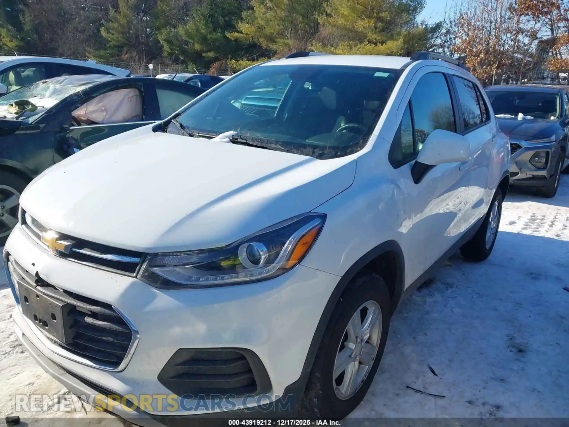2 Photograph of a damaged car KL7CJPSBXMB331225 CHEVROLET TRAX 2021