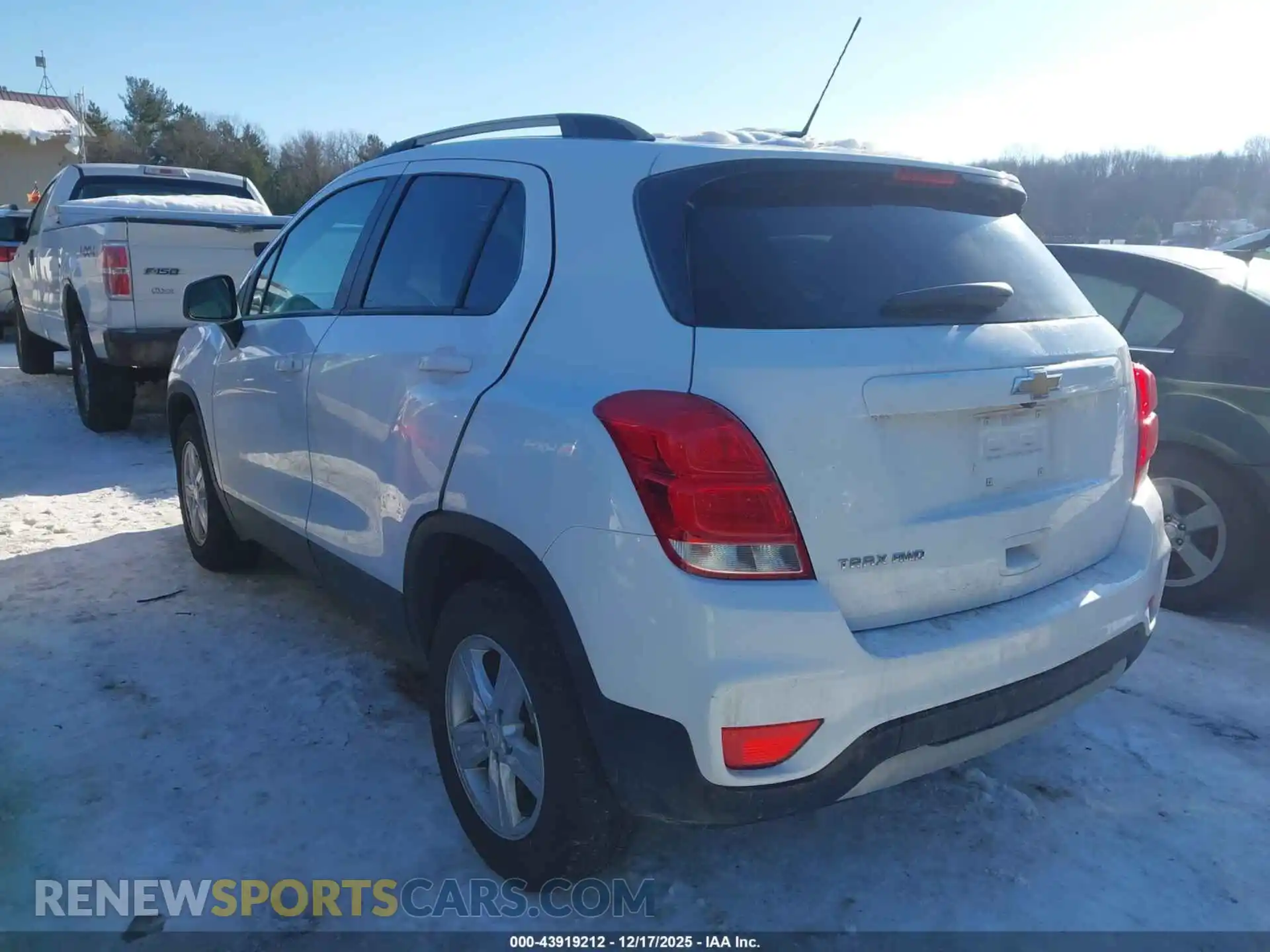 3 Photograph of a damaged car KL7CJPSBXMB331225 CHEVROLET TRAX 2021