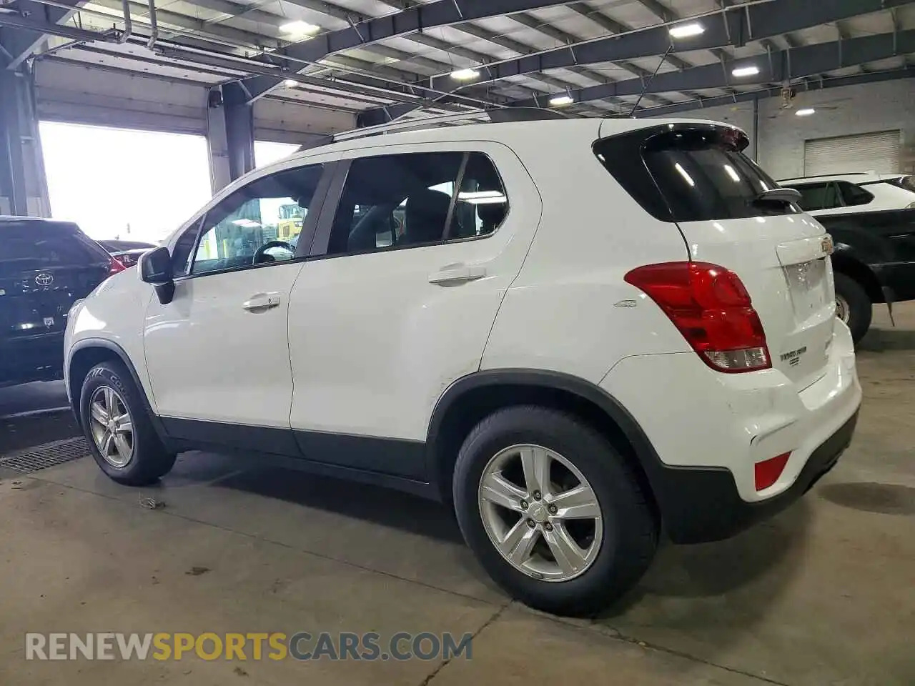 2 Photograph of a damaged car KL7CJPSM1MB364003 CHEVROLET TRAX 2021