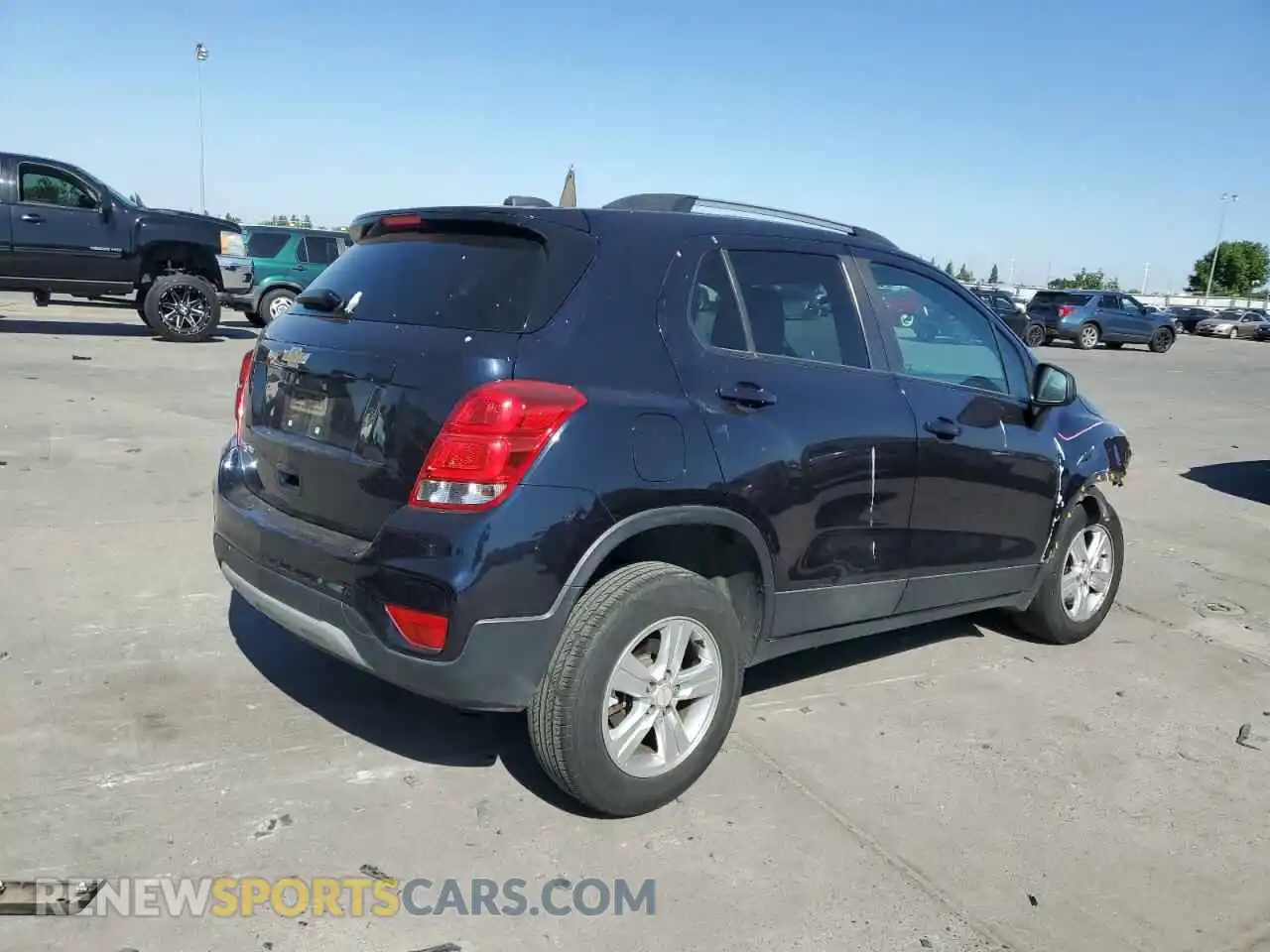 3 Photograph of a damaged car KL7CJPSM2MB370618 CHEVROLET TRAX 2021