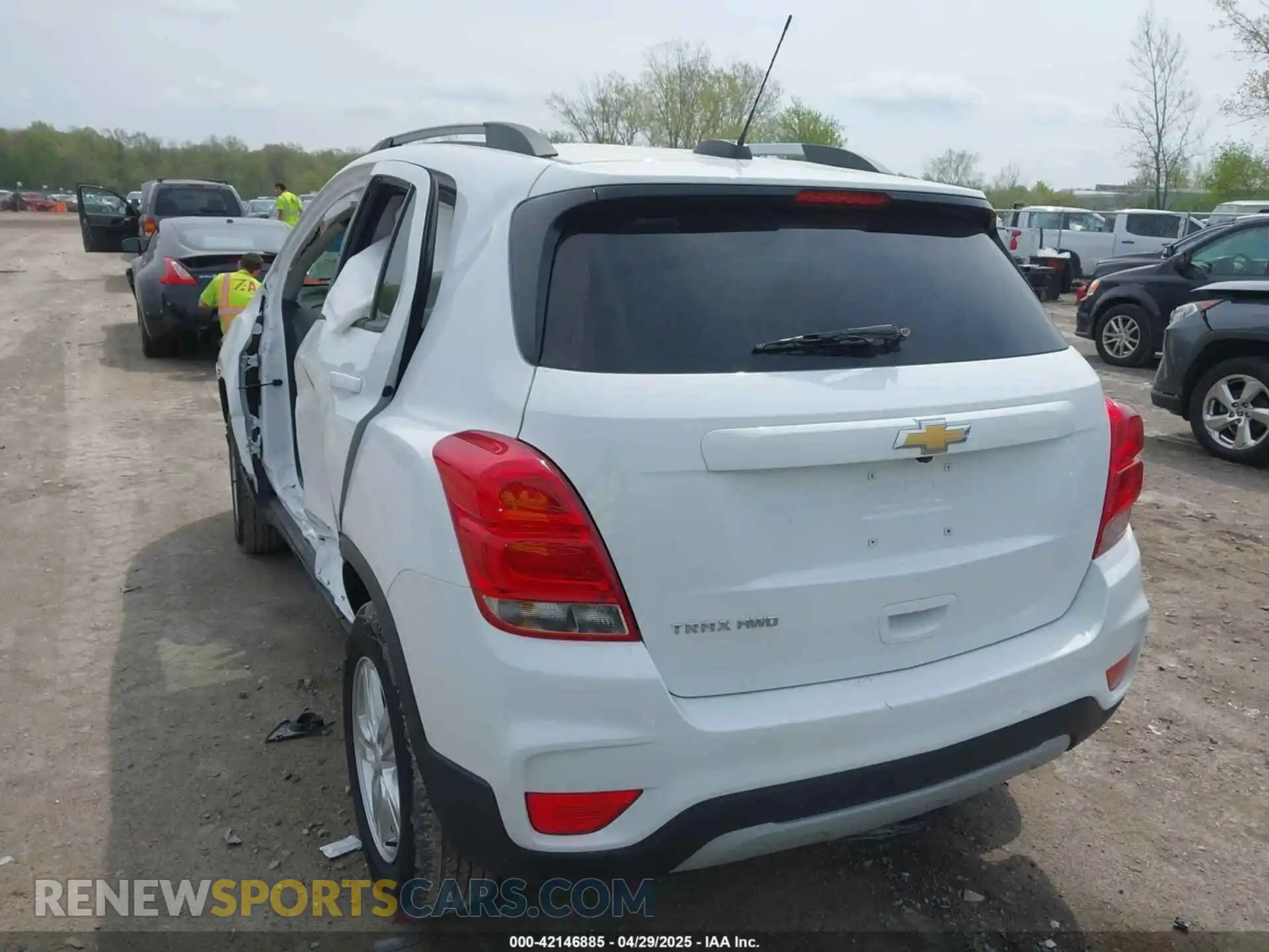 3 Фотография поврежденного автомобиля KL7CJPSM5MB369530 CHEVROLET TRAX 2021
