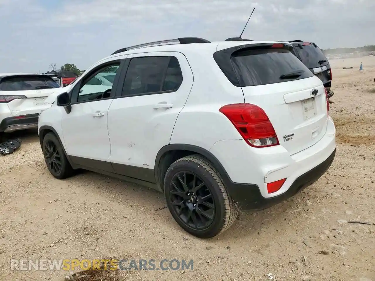2 Photograph of a damaged car KL7CJLSM0NB501300 CHEVROLET TRAX 2022