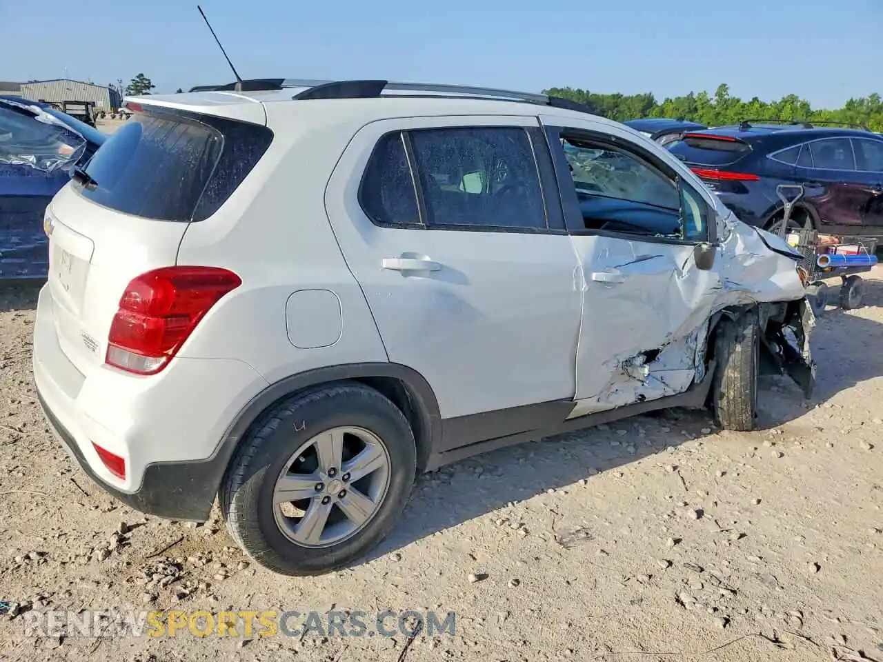 3 Photograph of a damaged car KL7CJLSM1NB509230 CHEVROLET TRAX 2022