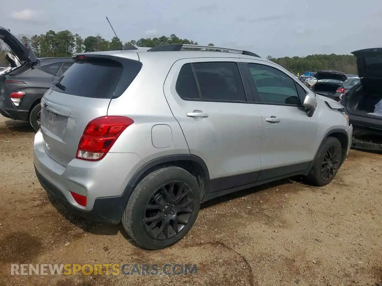 3 Photograph of a damaged car KL7CJLSM1NB562848 CHEVROLET TRAX 2022