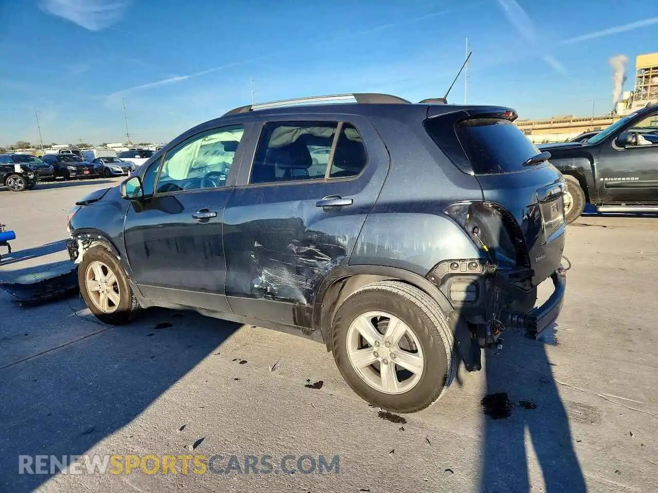 2 Photograph of a damaged car KL7CJLSM1NB563871 CHEVROLET TRAX 2022