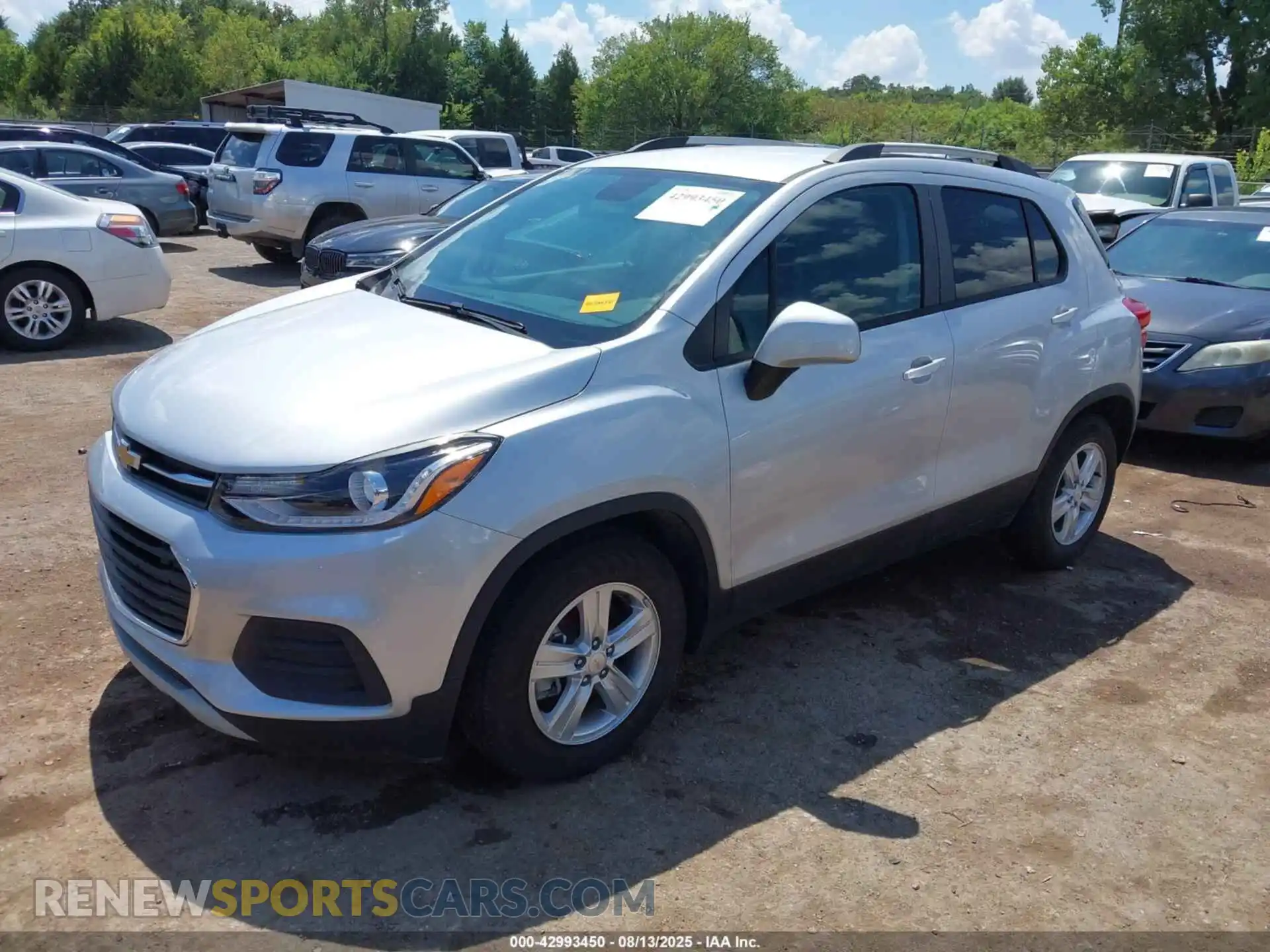 2 Photograph of a damaged car KL7CJLSM2NB564771 CHEVROLET TRAX 2022