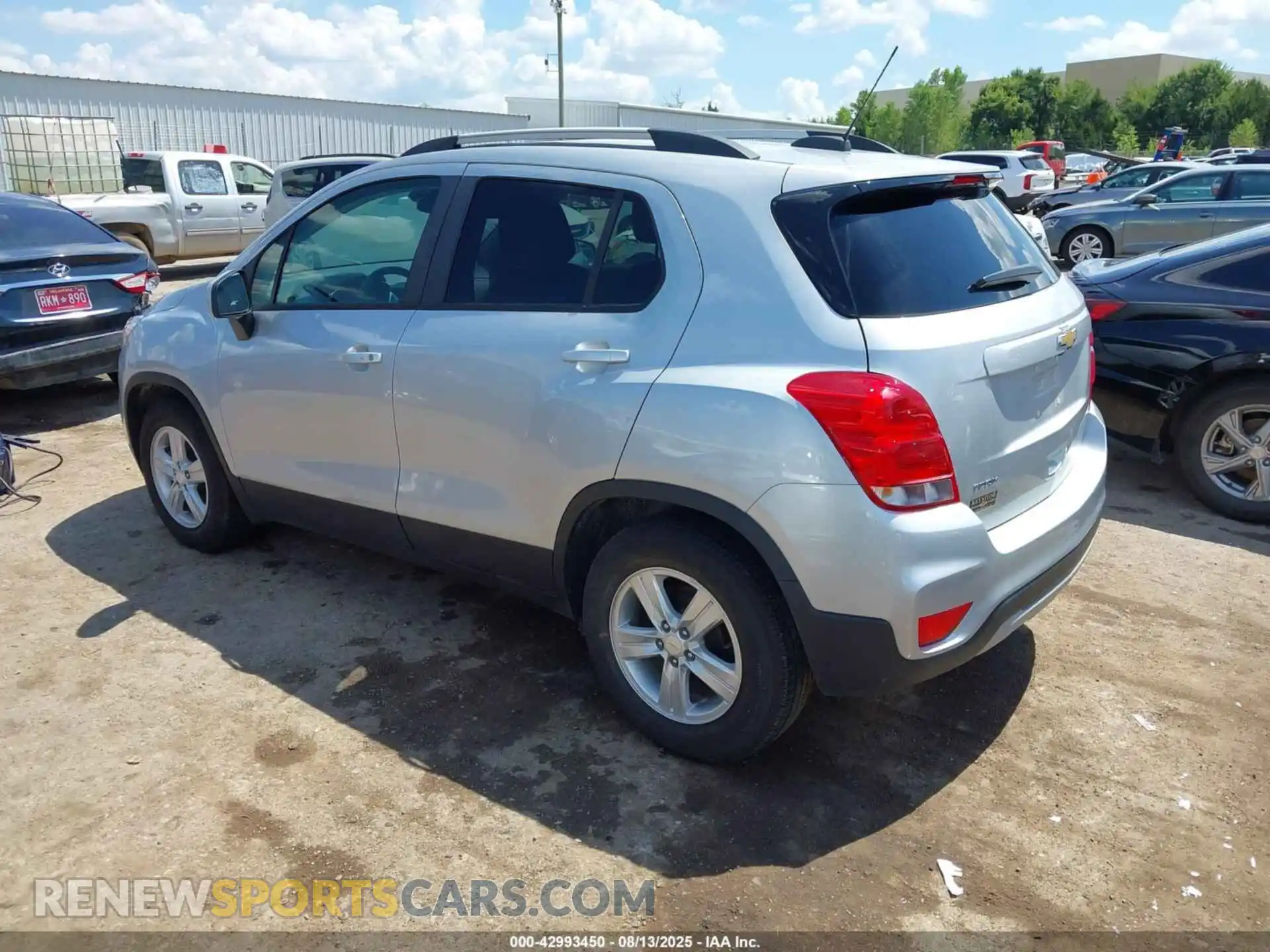3 Photograph of a damaged car KL7CJLSM2NB564771 CHEVROLET TRAX 2022