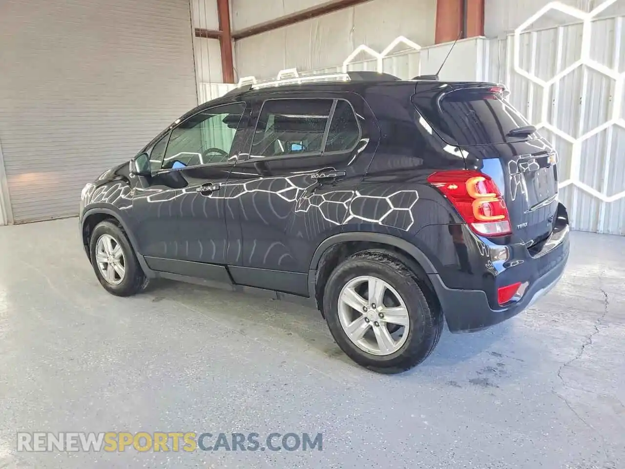2 Photograph of a damaged car KL7CJLSM2NB568027 CHEVROLET TRAX 2022