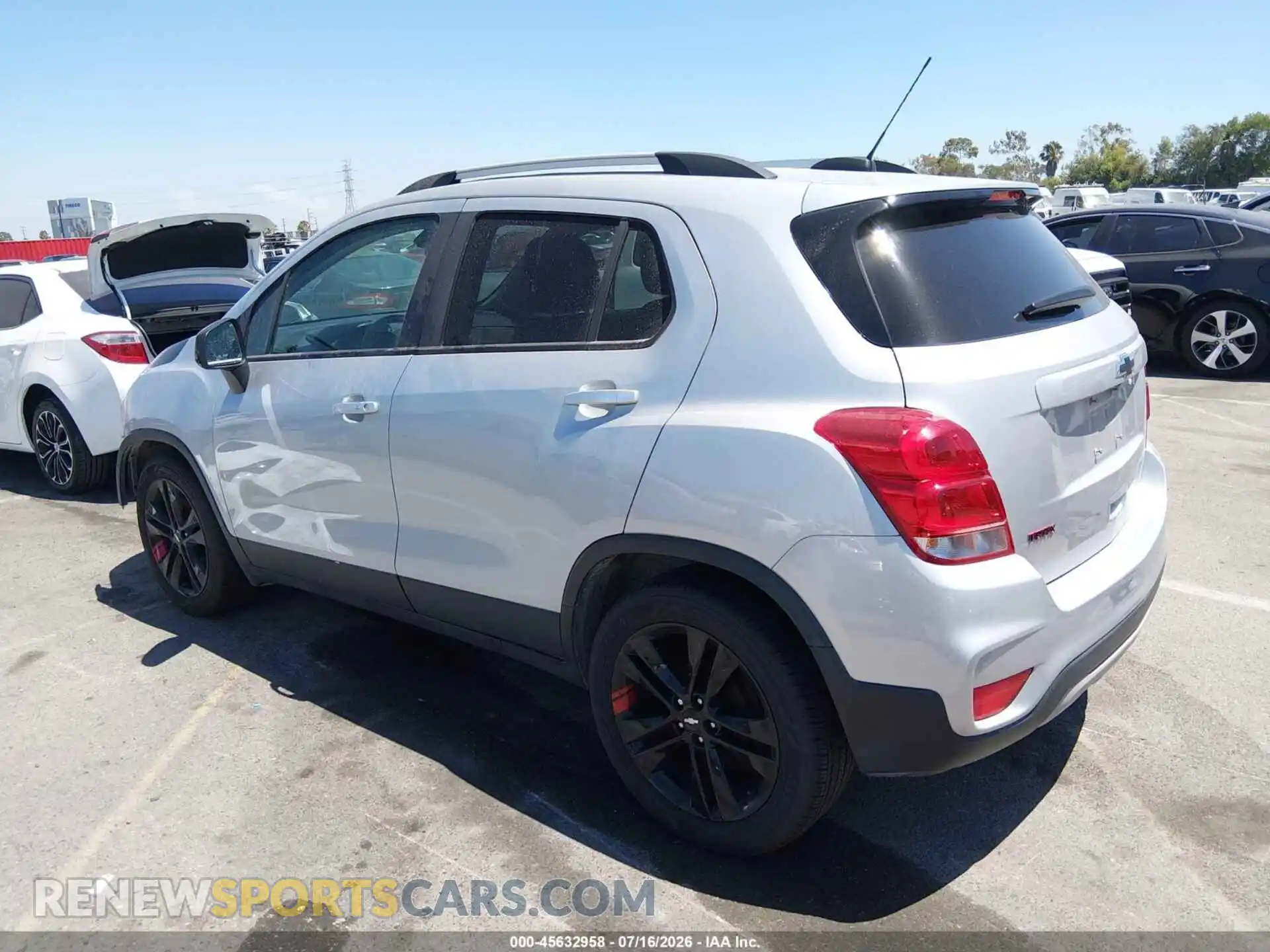 3 Photograph of a damaged car KL7CJLSM4NB557384 CHEVROLET TRAX 2022