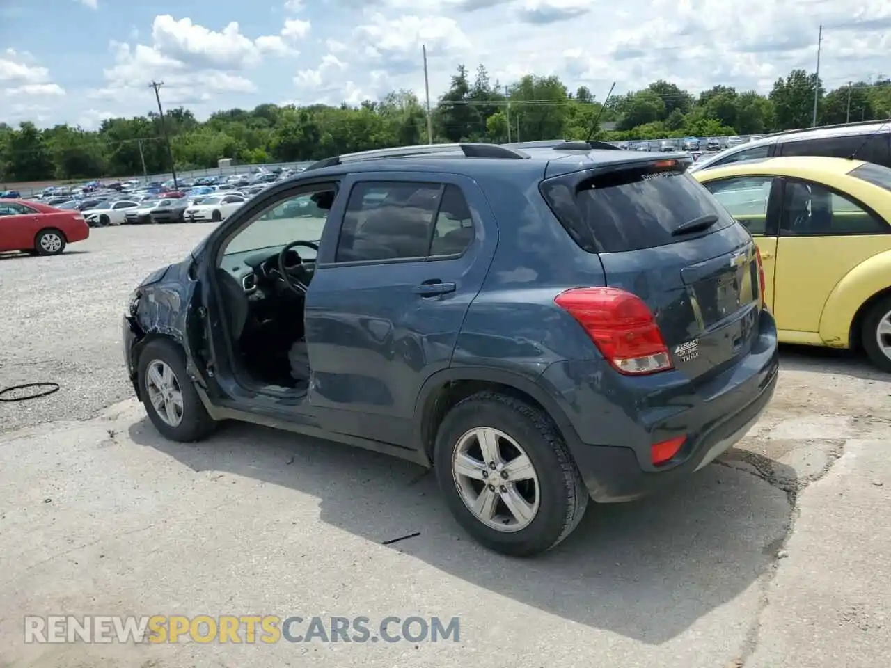 2 Photograph of a damaged car KL7CJLSM6NB512771 CHEVROLET TRAX 2022