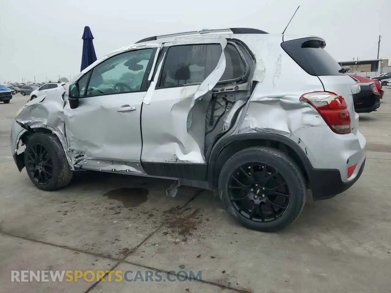 2 Photograph of a damaged car KL7CJLSM7NB503125 CHEVROLET TRAX 2022