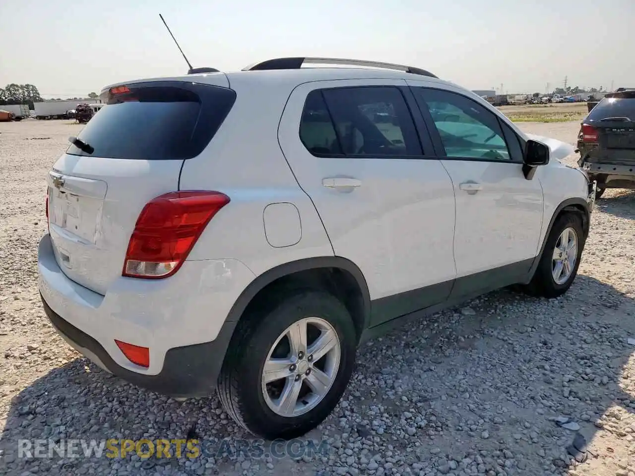 3 Photograph of a damaged car KL7CJLSM8NB514831 CHEVROLET TRAX 2022