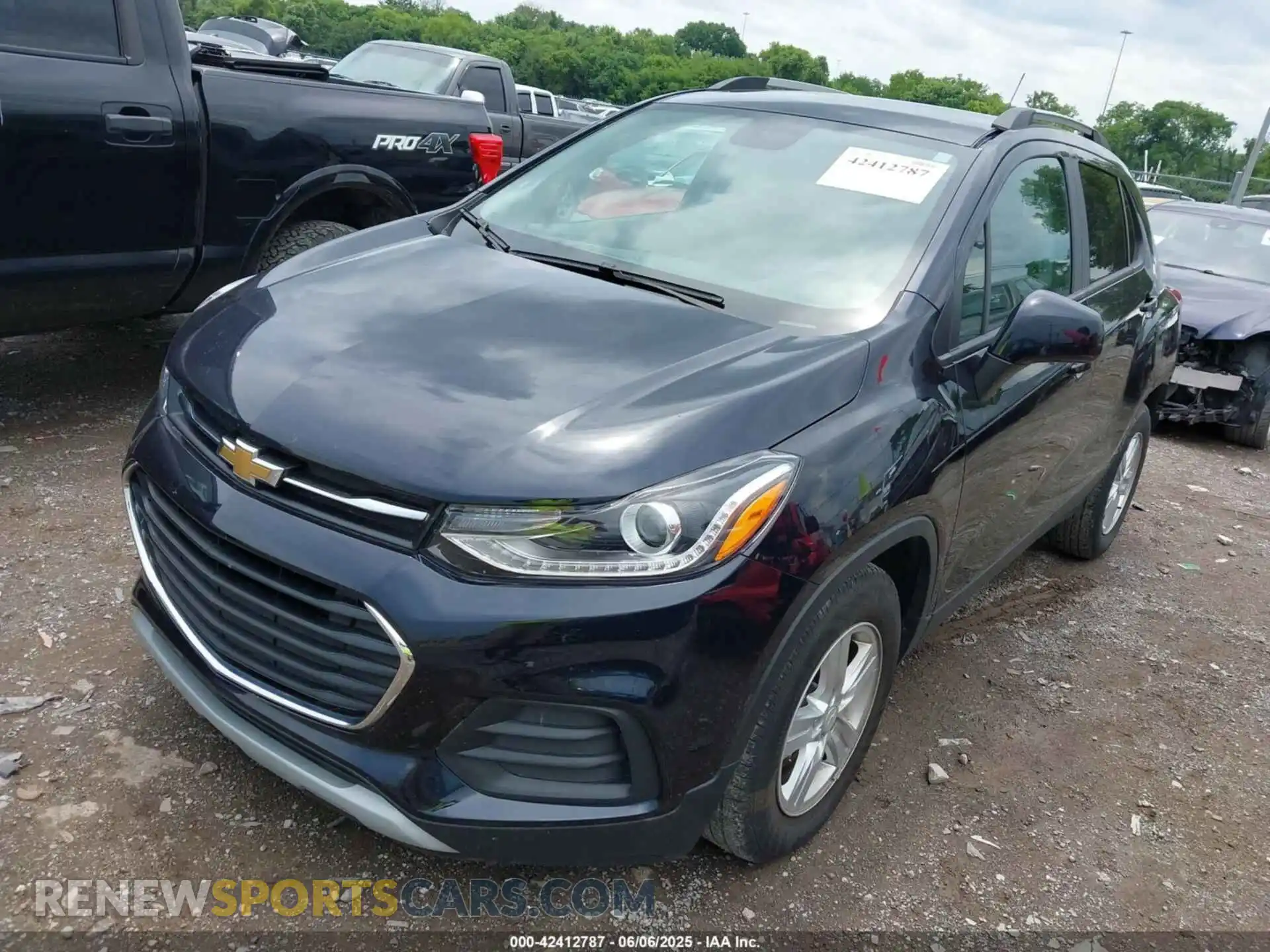 2 Photograph of a damaged car KL7CJLSM9NB546641 CHEVROLET TRAX 2022