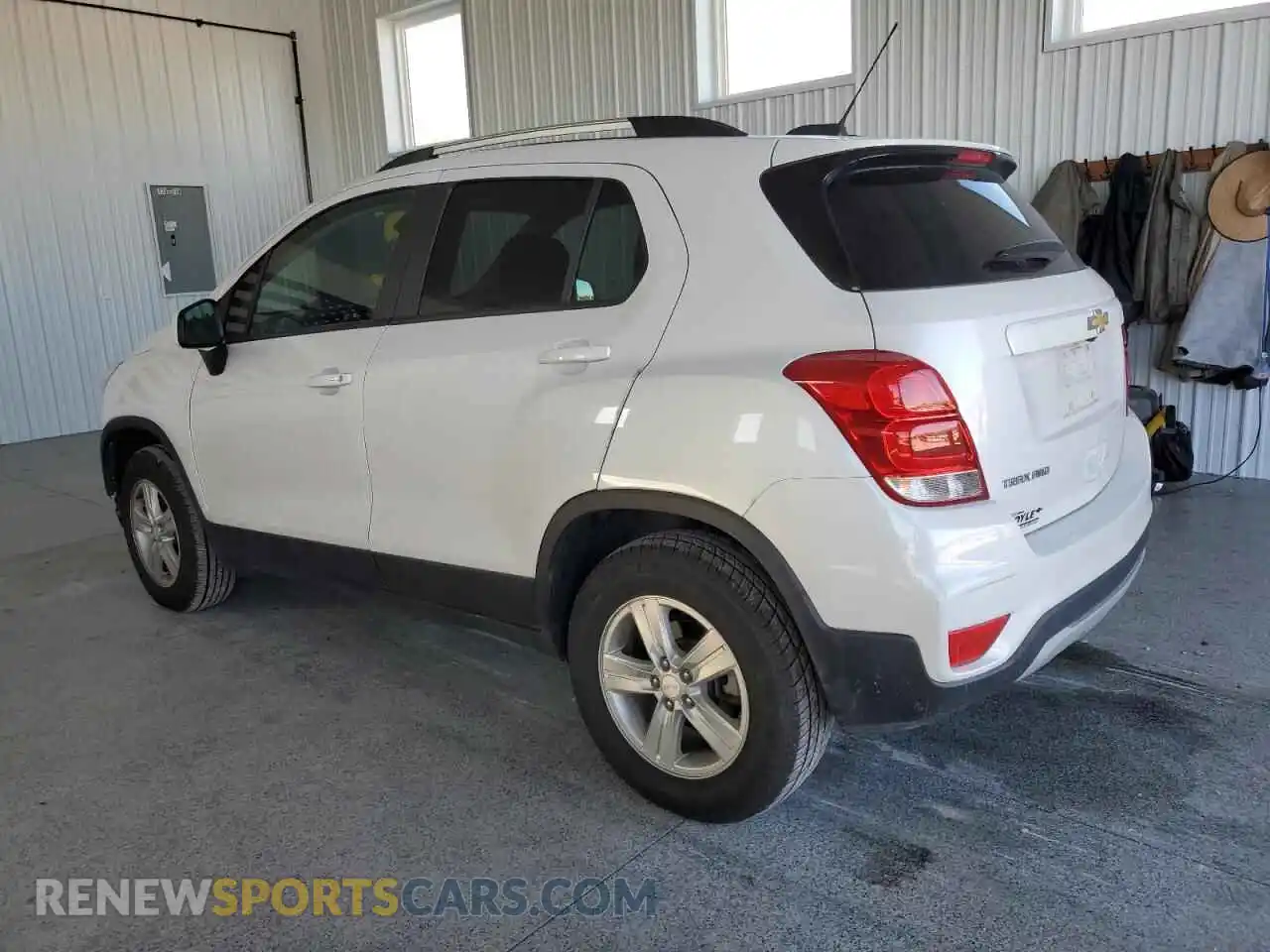 2 Photograph of a damaged car KL7CJPSM0NB533686 CHEVROLET TRAX 2022
