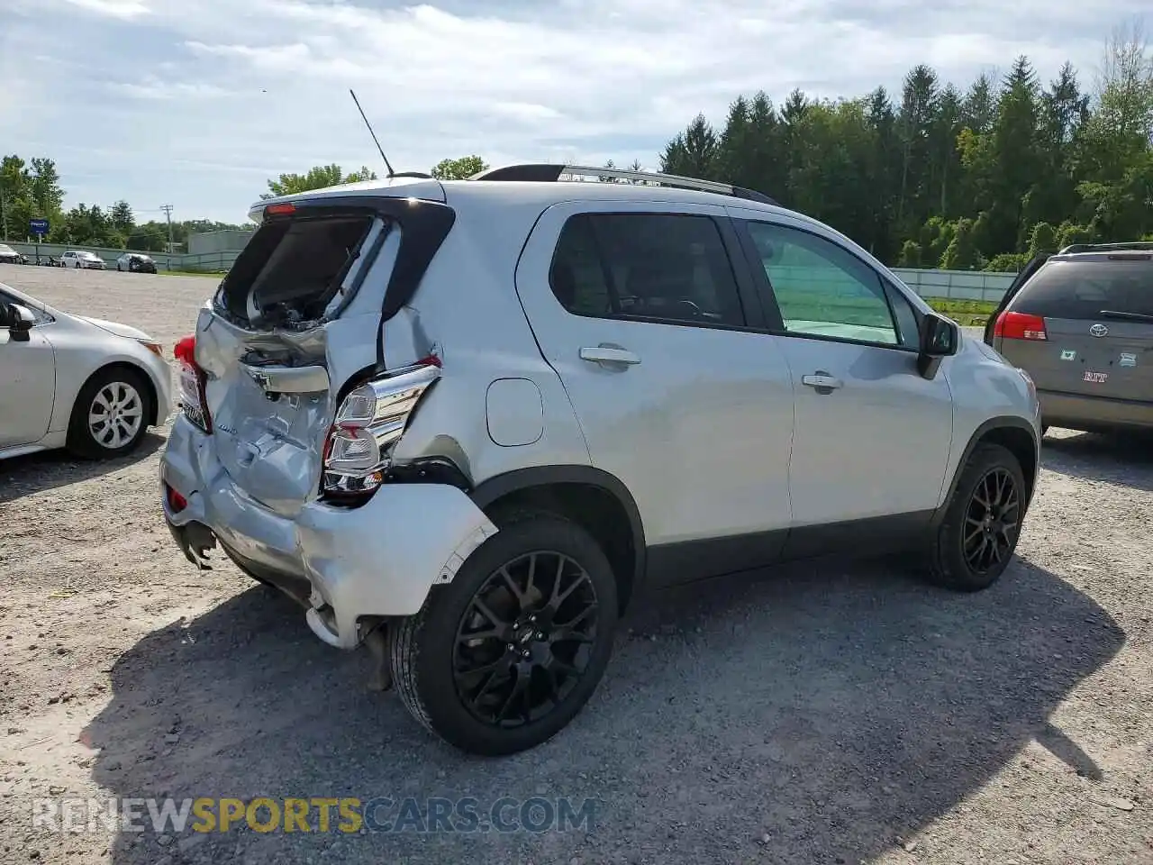 3 Фотография поврежденного автомобиля KL7CJPSM2NB562266 CHEVROLET TRAX 2022