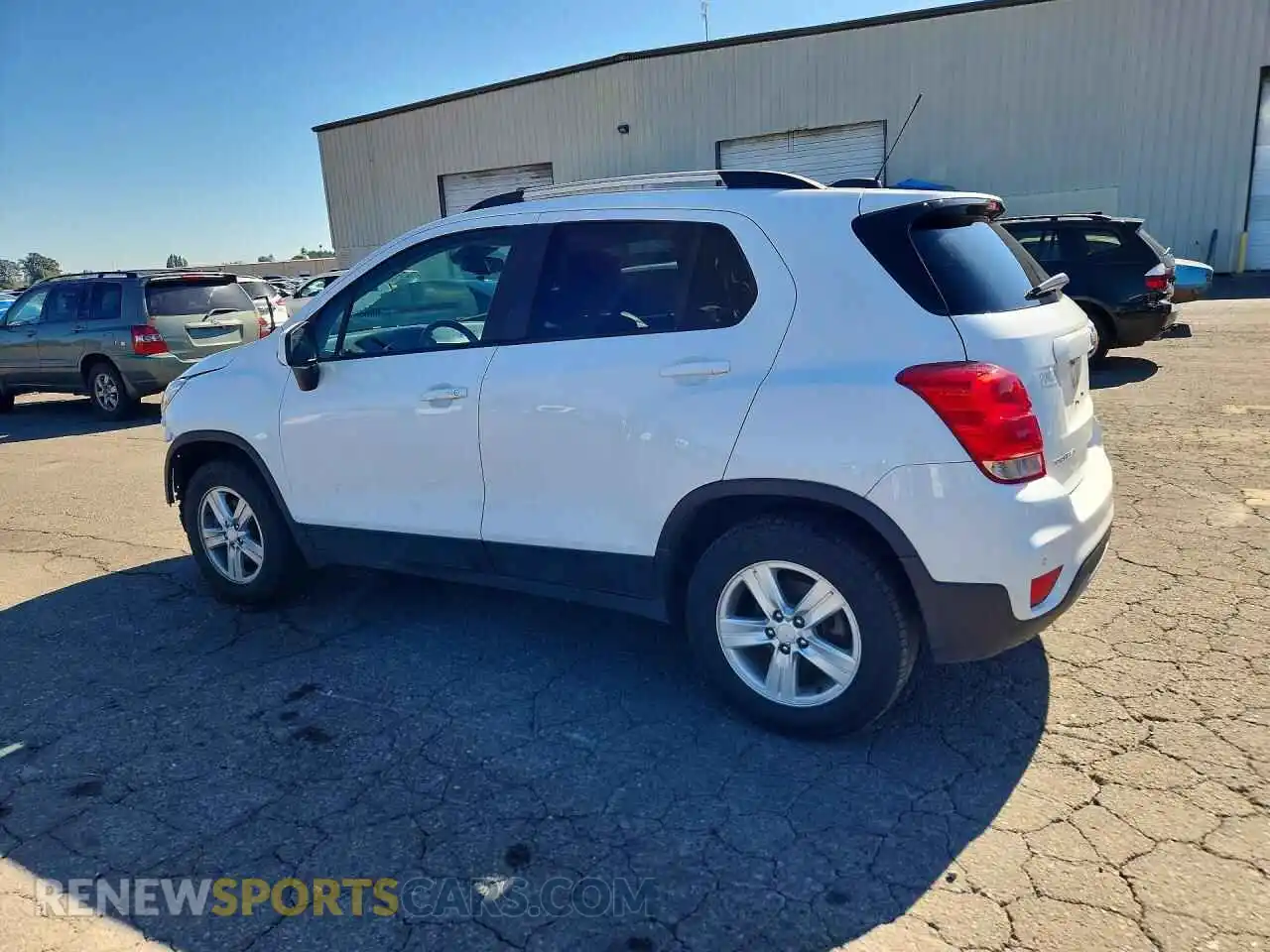 2 Photograph of a damaged car KL7CJPSM5NB538141 CHEVROLET TRAX 2022