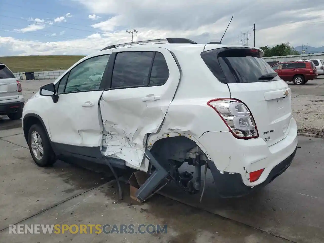 2 Photograph of a damaged car KL7CJPSM5NB564755 CHEVROLET TRAX 2022