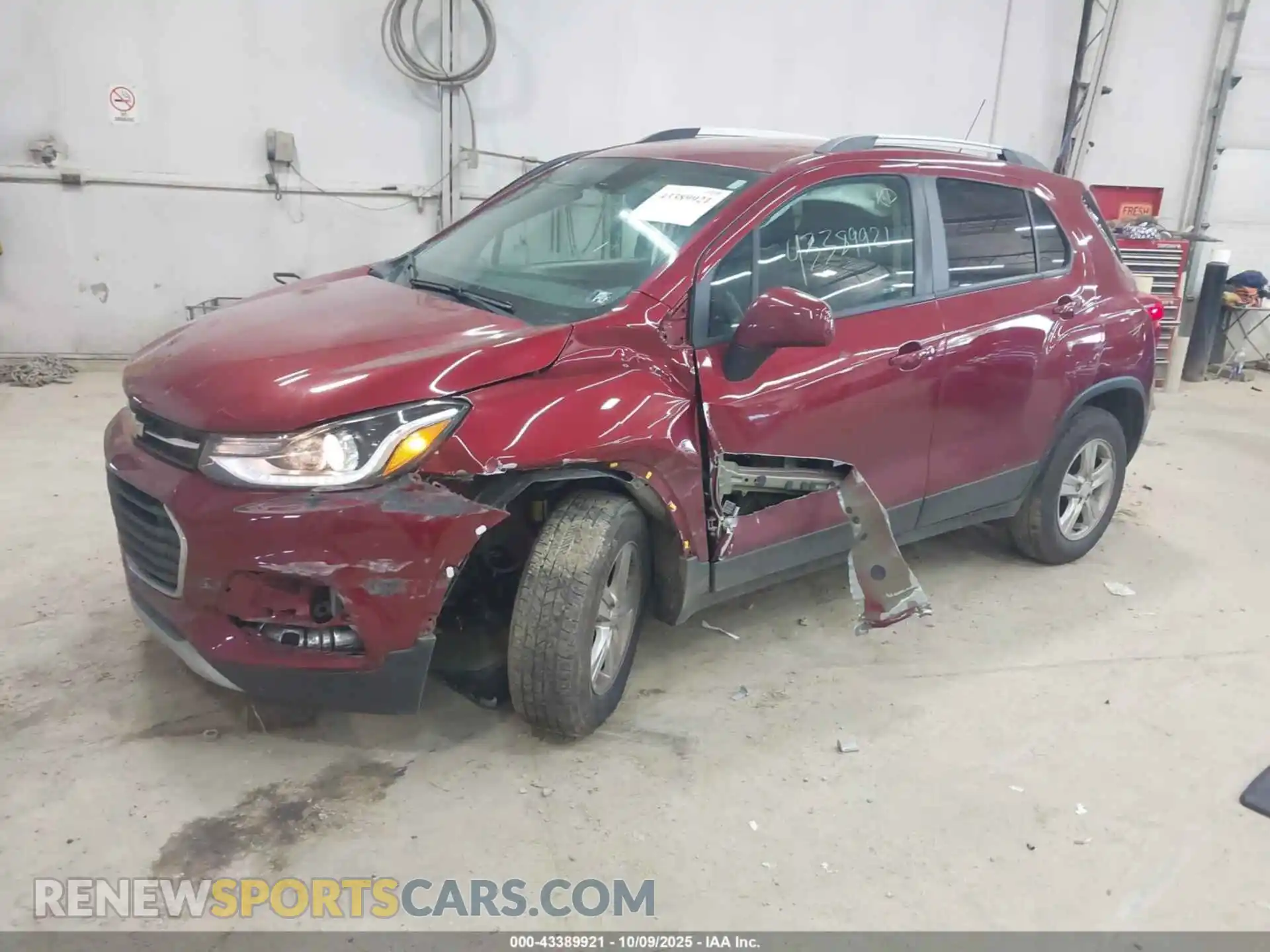 2 Photograph of a damaged car KL7CJPSM8NB526193 CHEVROLET TRAX 2022