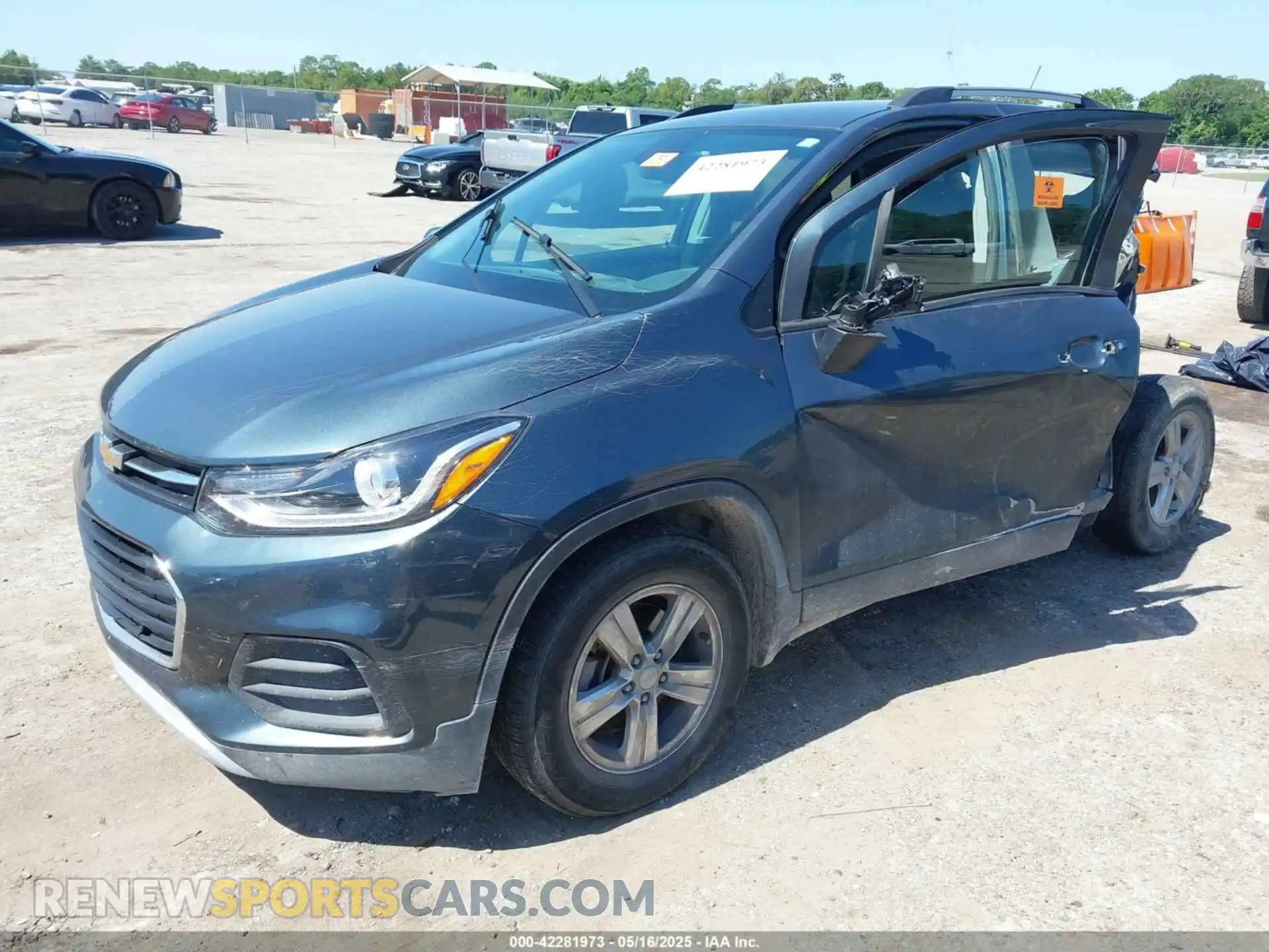 2 Photograph of a damaged car KL7CJPSMXNB557865 CHEVROLET TRAX 2022