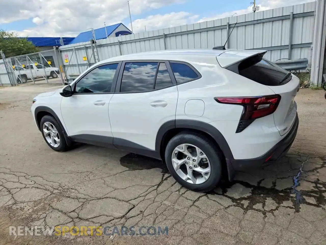 2 Фотография поврежденного автомобиля KL77LFE20RC057598 CHEVROLET TRAX 2024